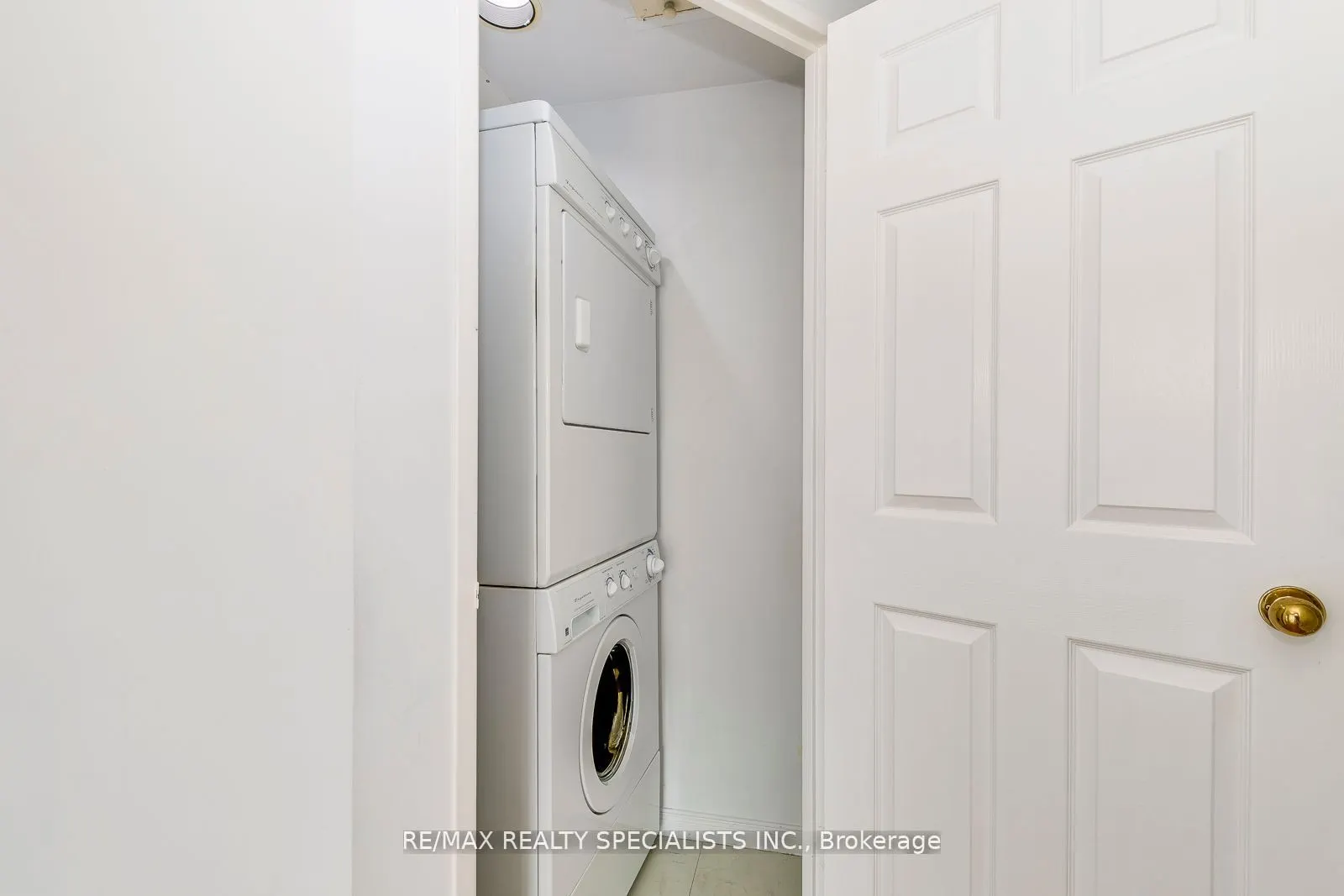 2155 Burnhamthorpe Road, #209