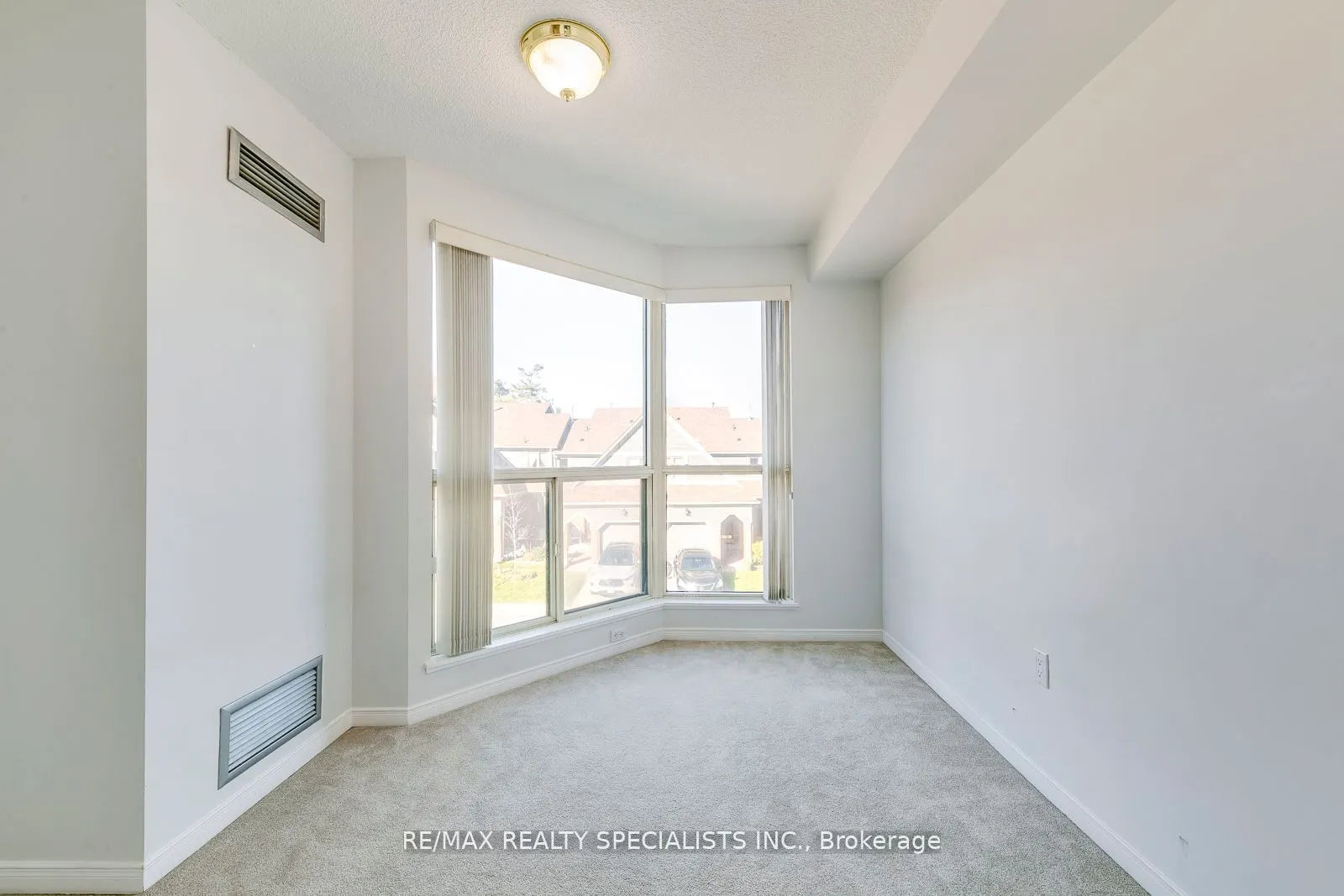 2155 Burnhamthorpe Road, #209