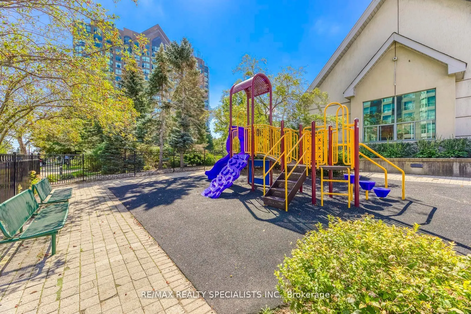 2155 Burnhamthorpe Road, #209