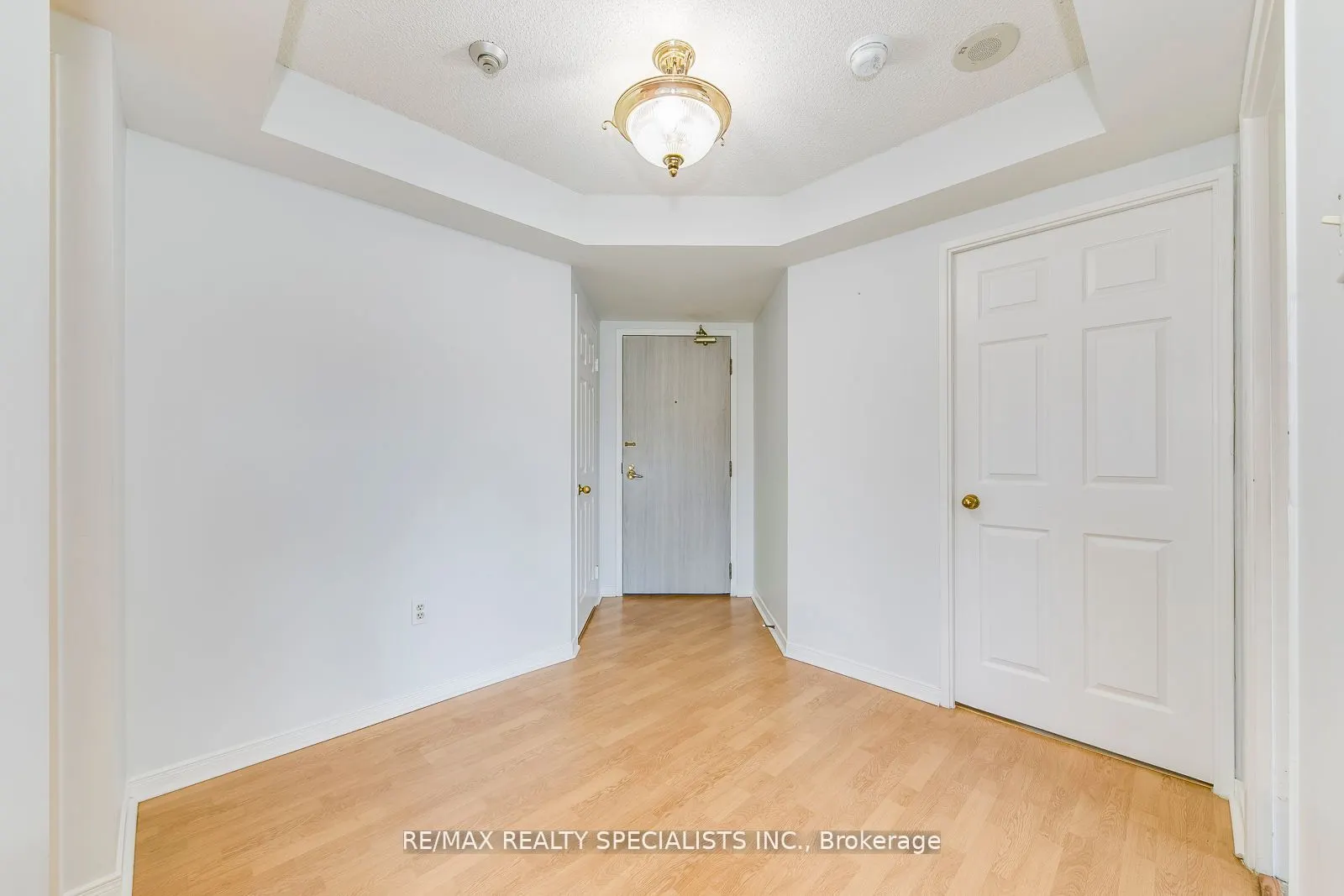 2155 Burnhamthorpe Road, #209