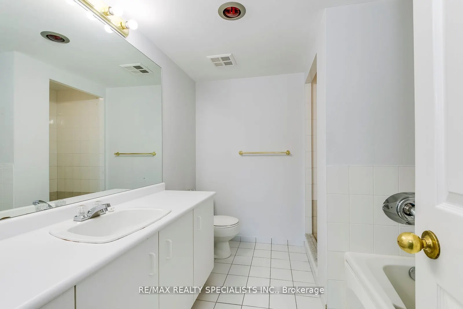 2155 Burnhamthorpe Road, #209