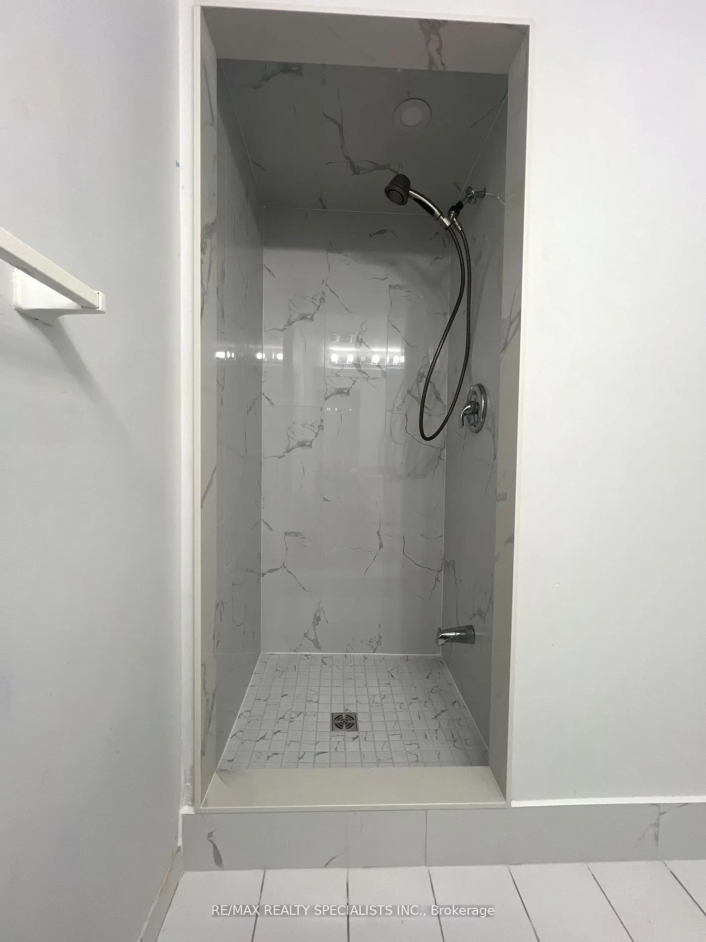 2155 Burnhamthorpe Road, #209