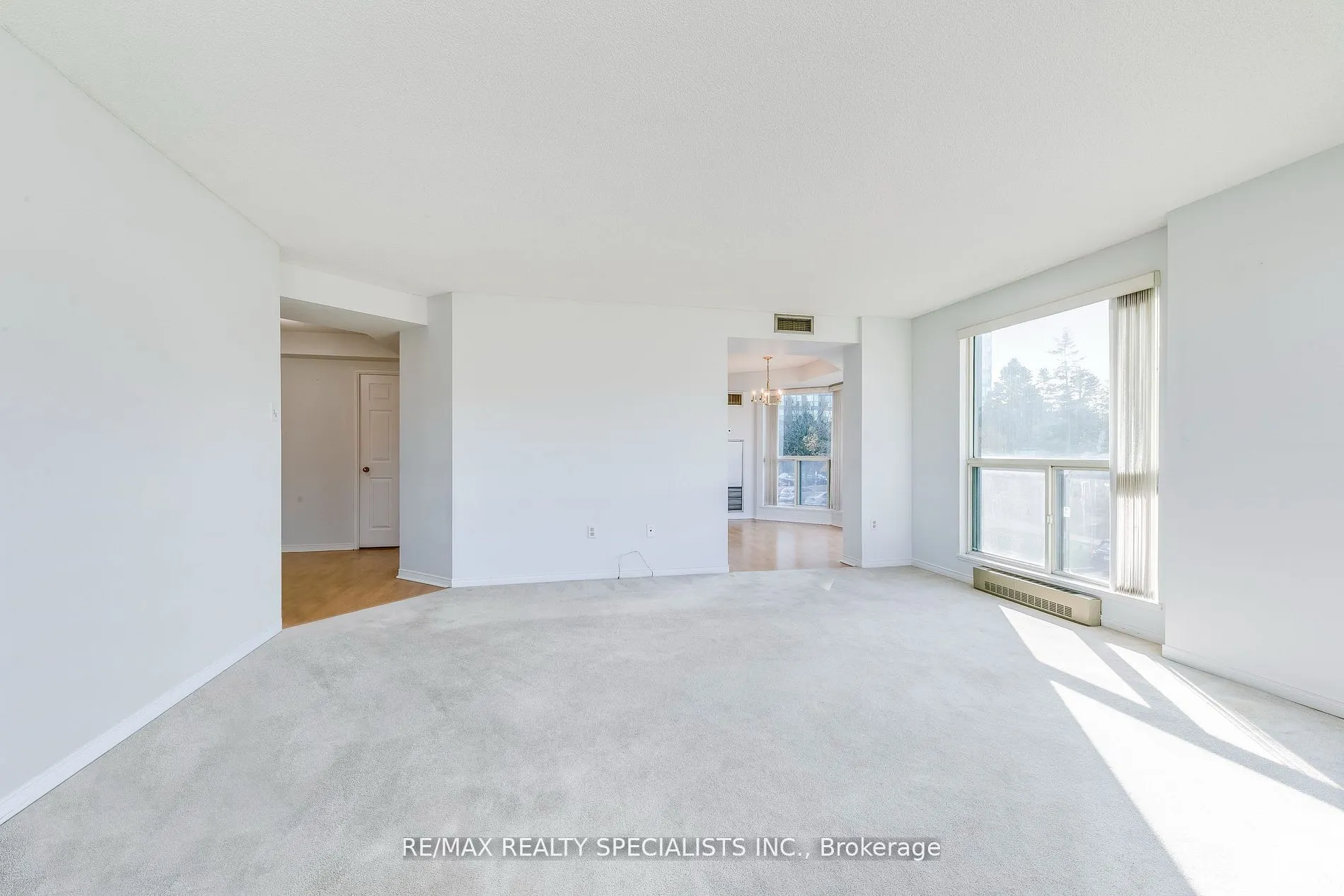 2155 Burnhamthorpe Road, #209