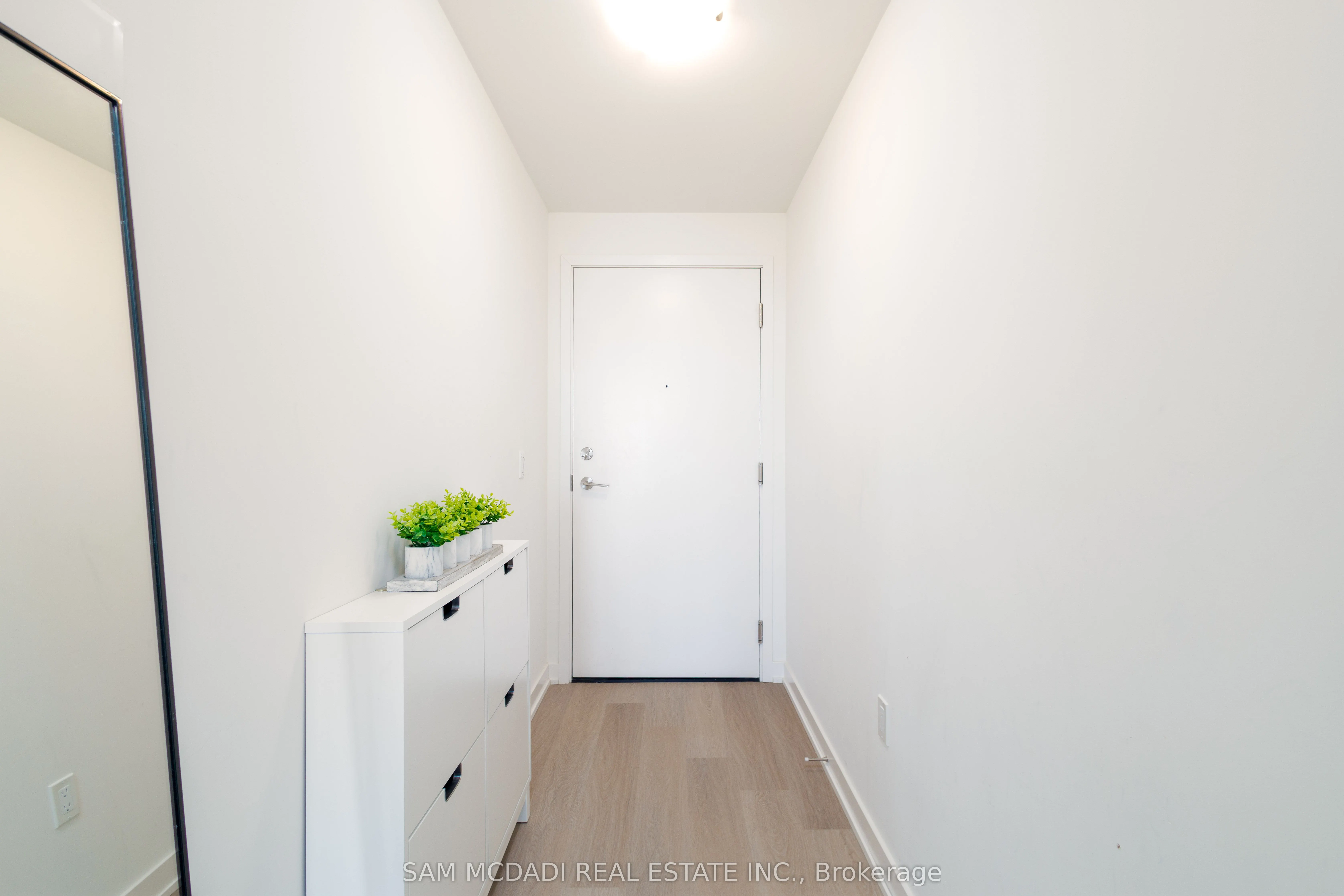 859 The Queensway, #521
