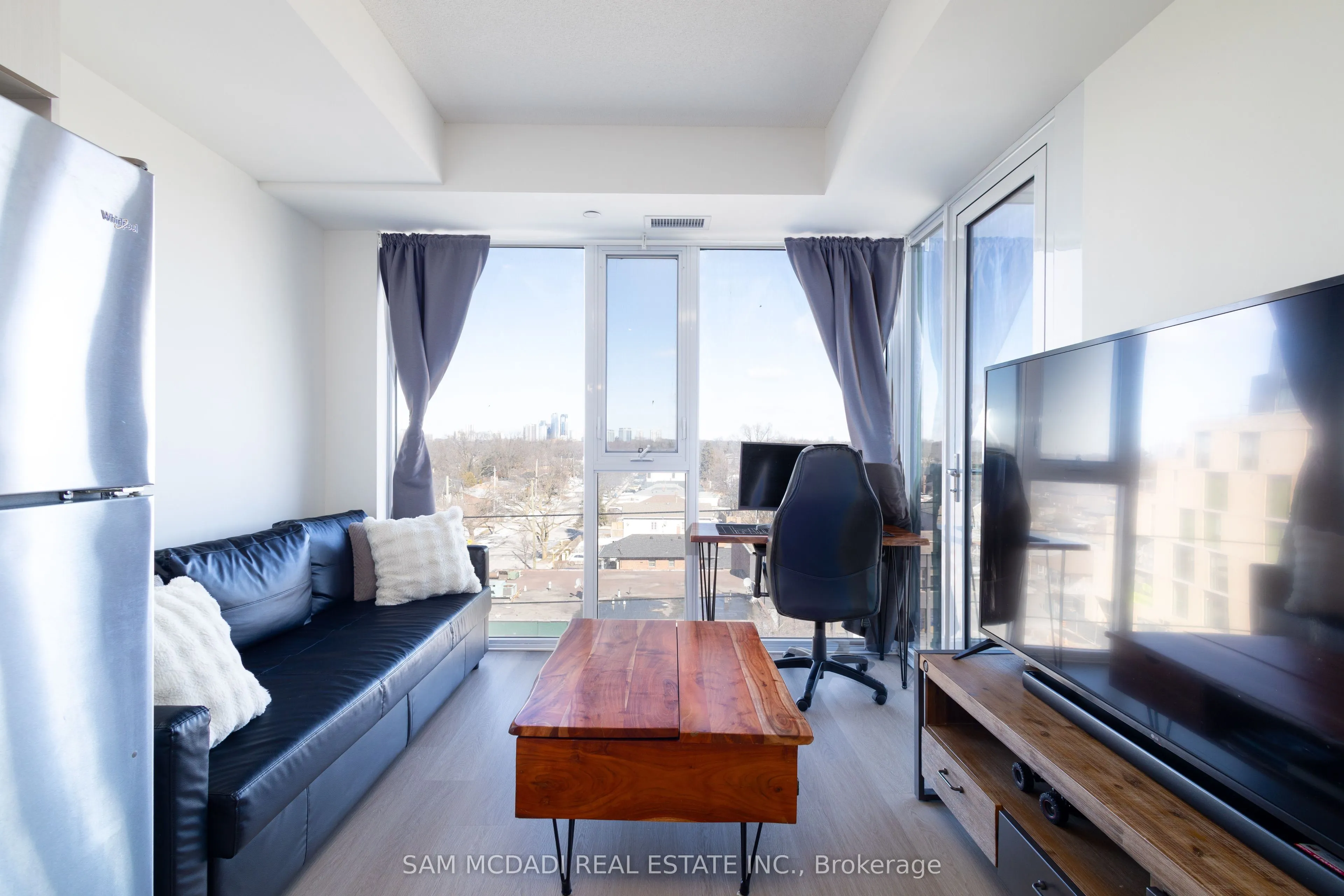 859 The Queensway, #521
