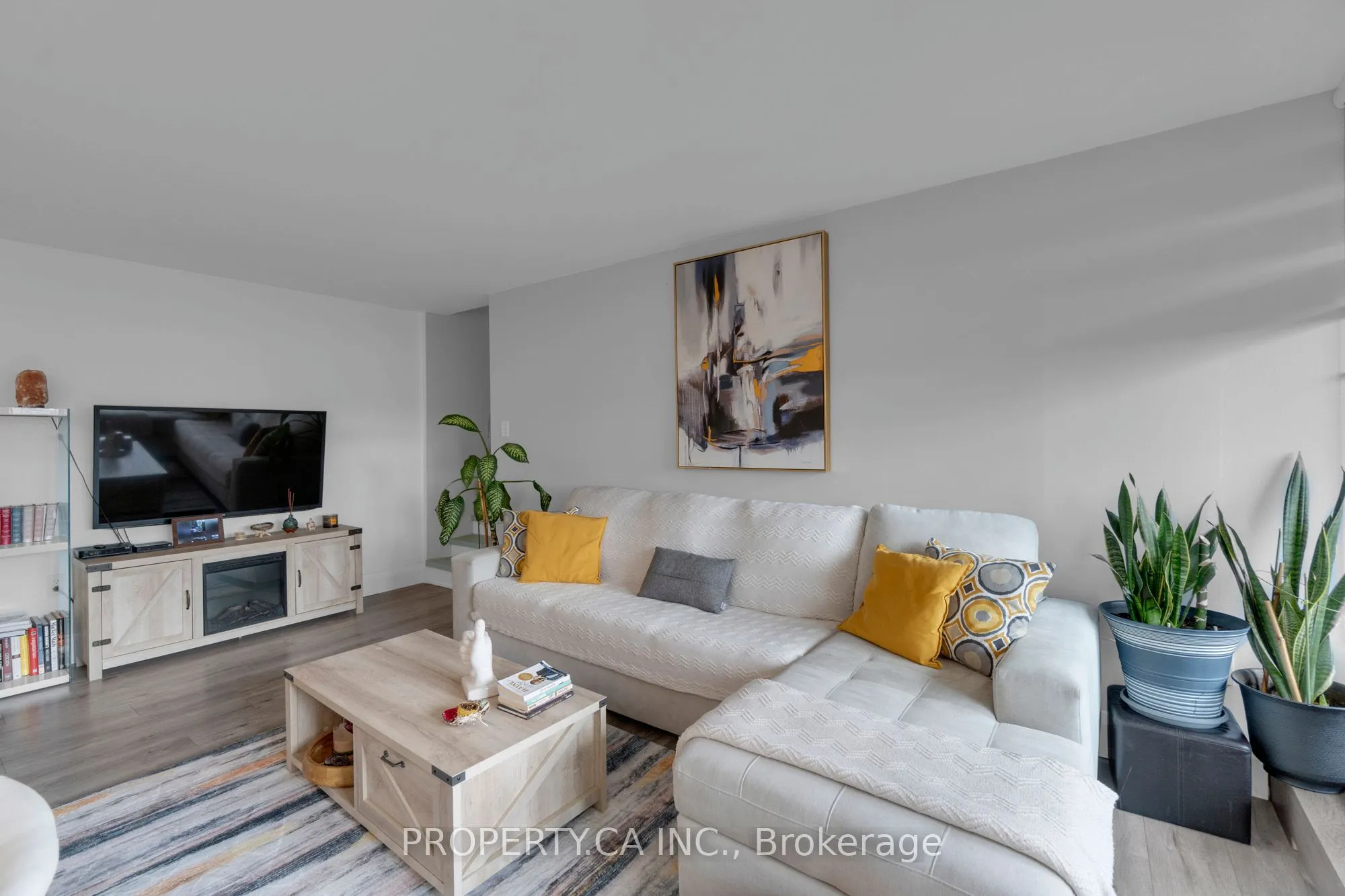 530 Lolita Gardens, #803