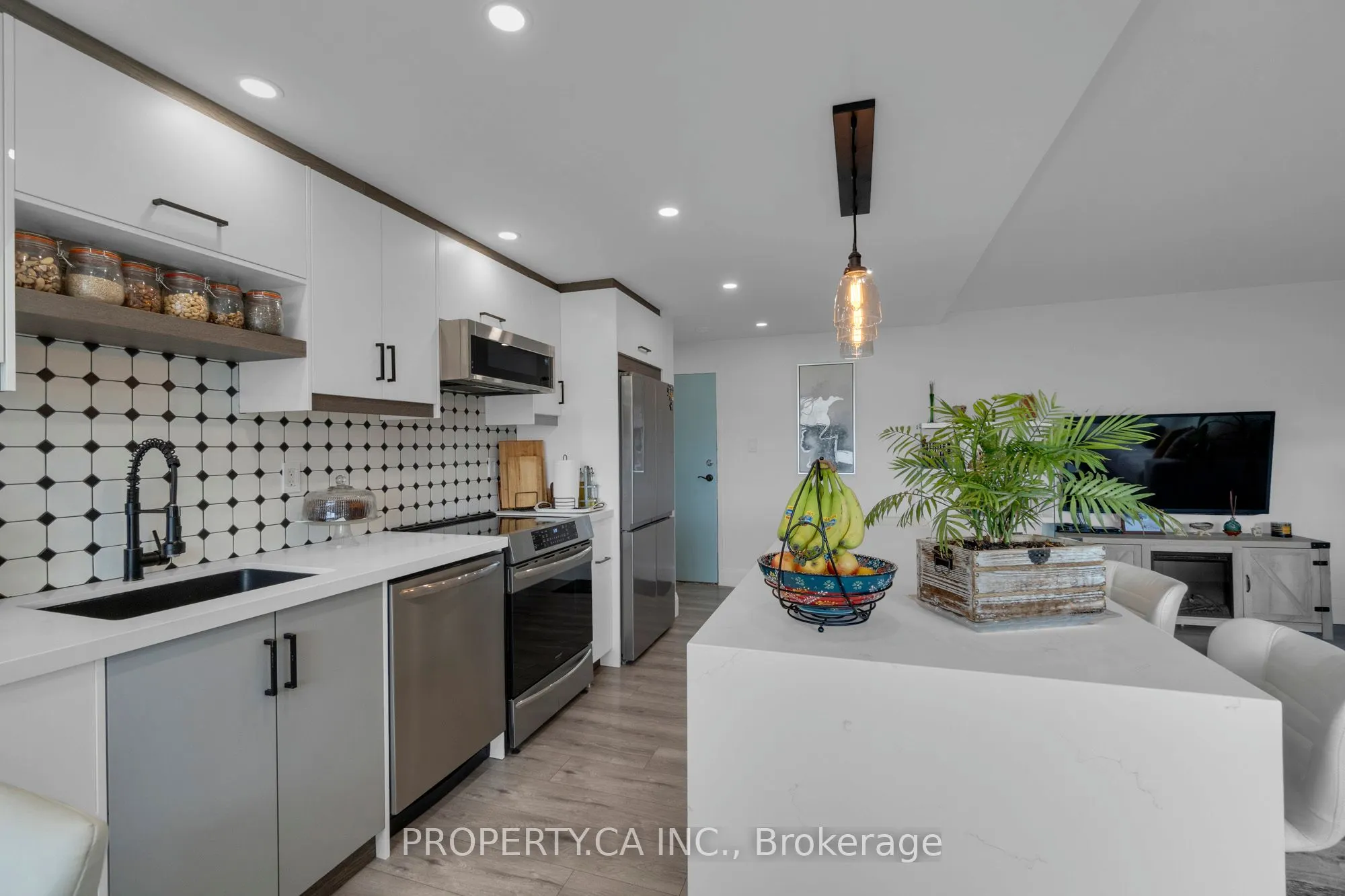530 Lolita Gardens, #803