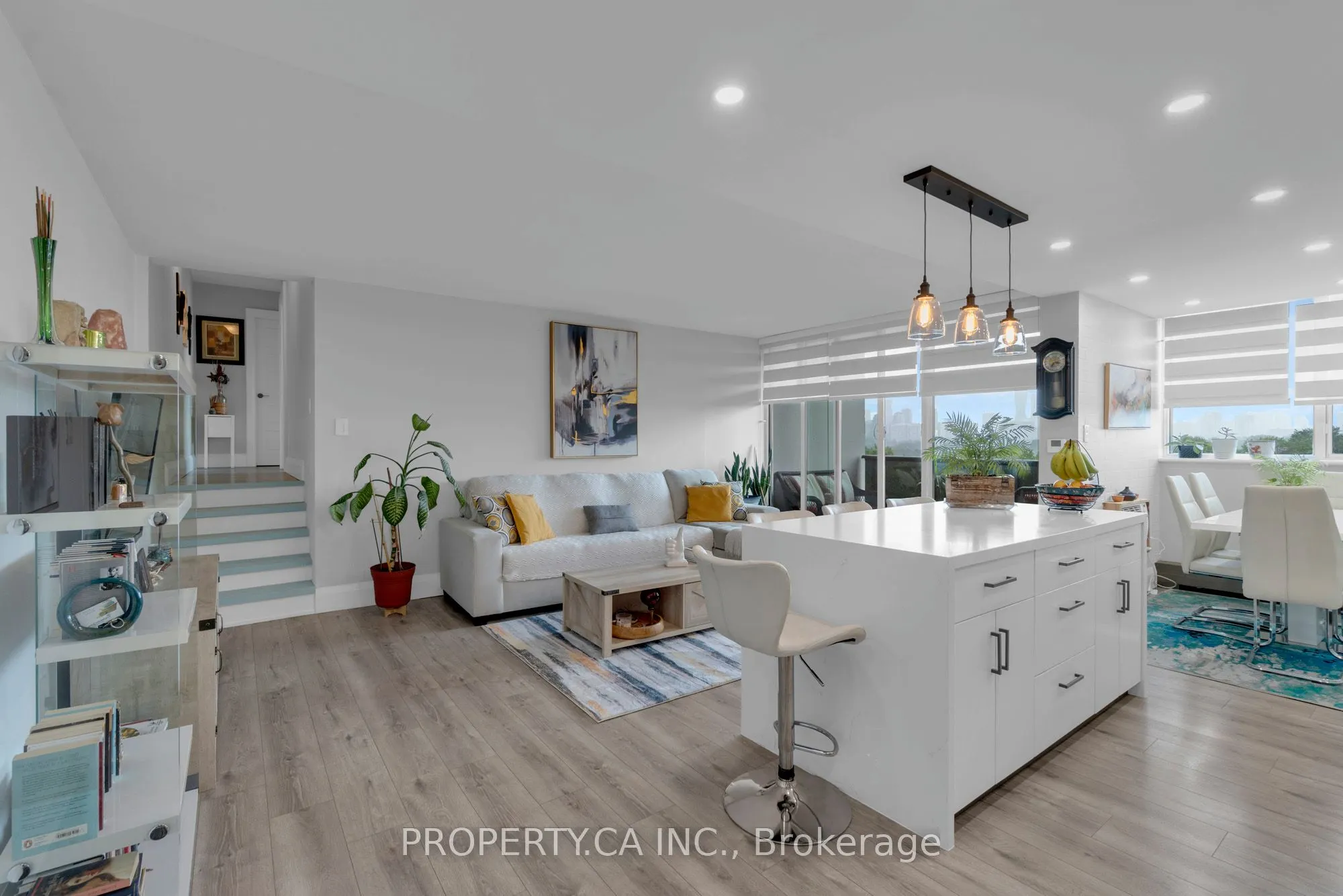 530 Lolita Gardens, #803