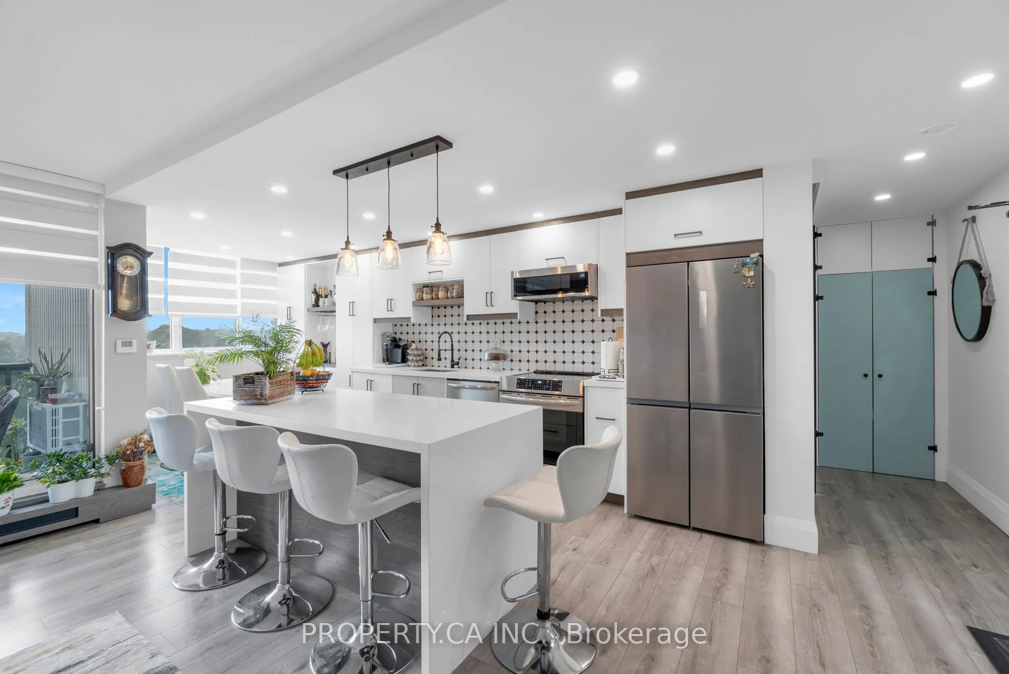 530 Lolita Gardens, #803