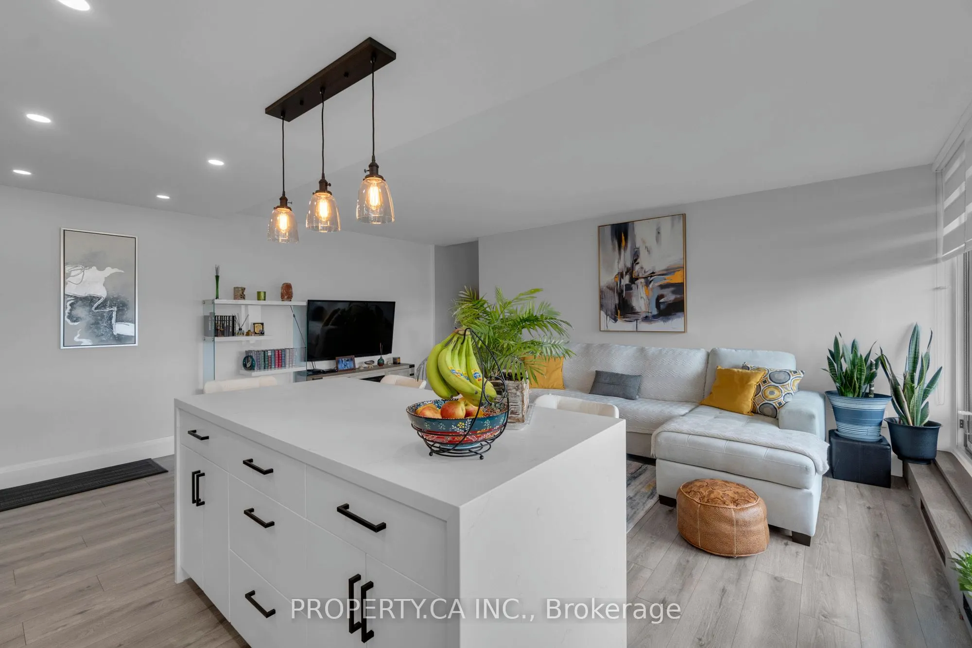 530 Lolita Gardens, #803