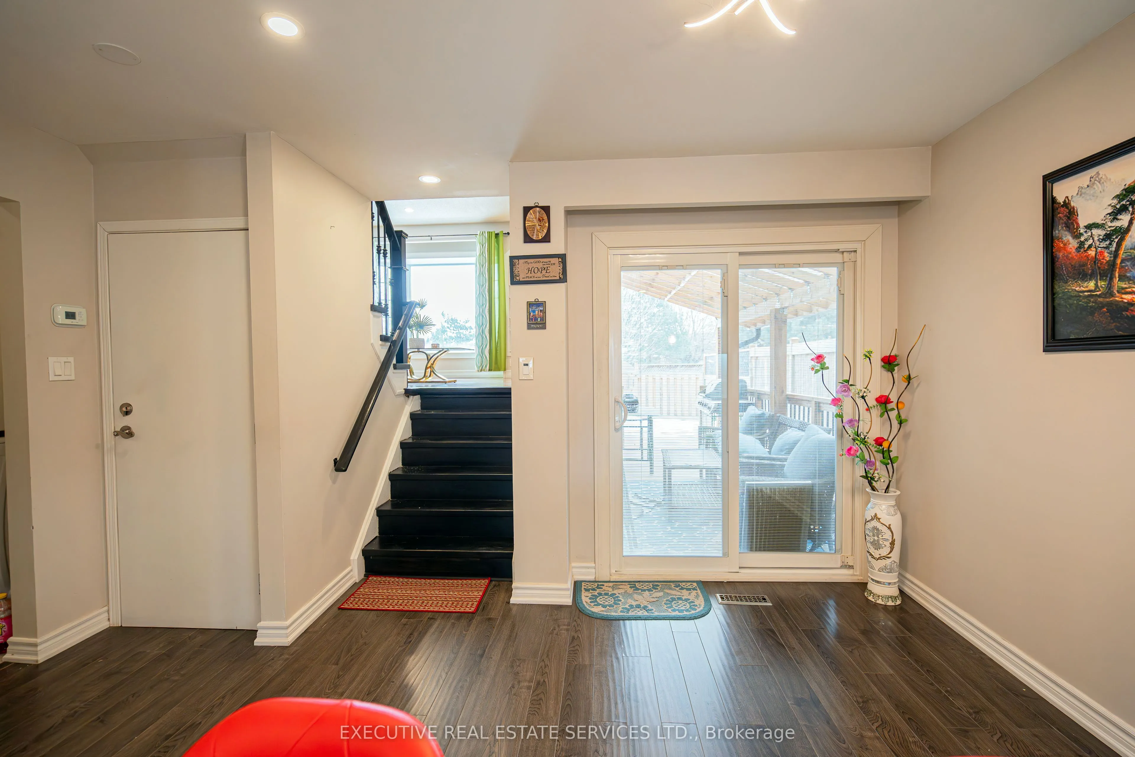 4 Simmons Boulevard