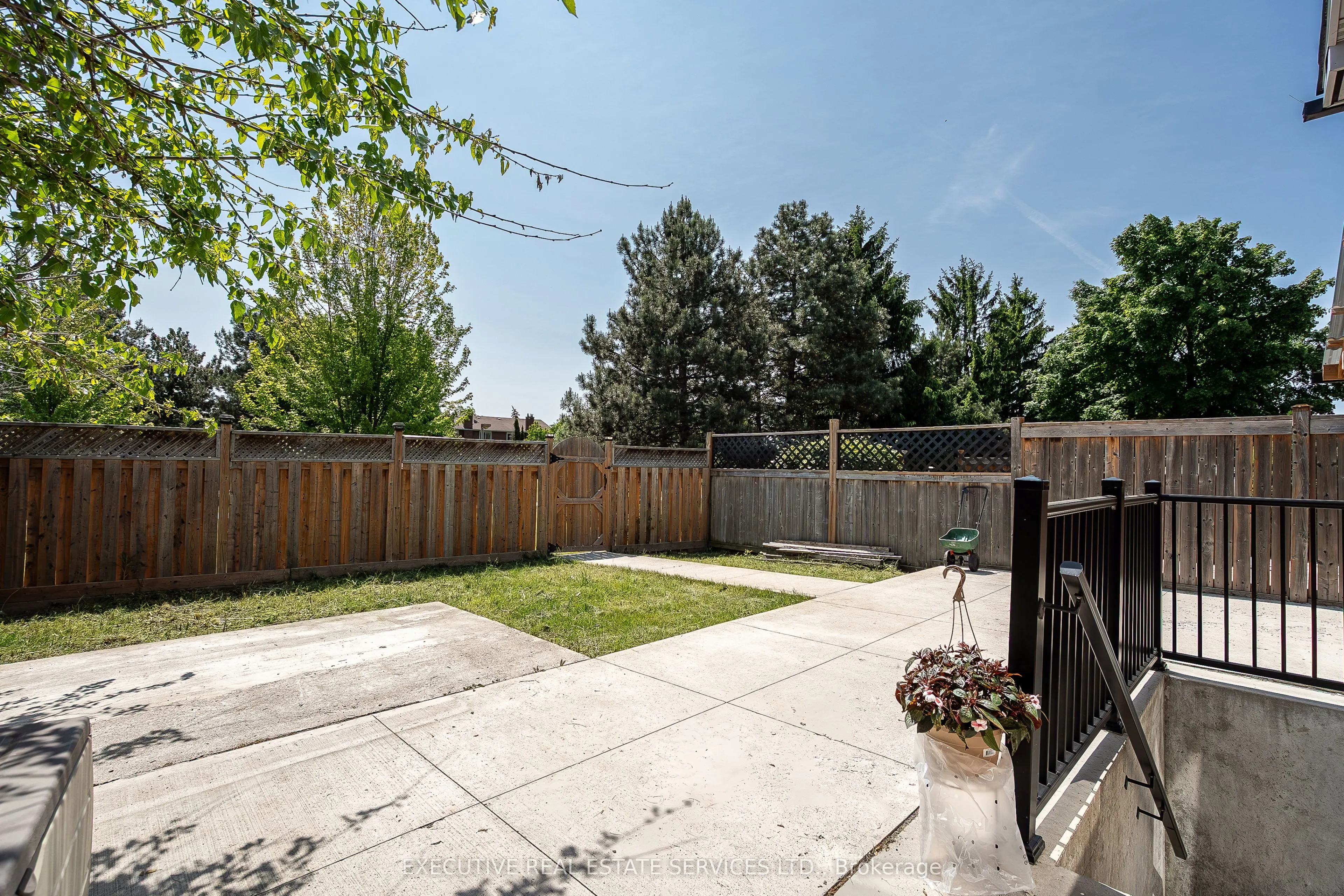 4 Simmons Boulevard