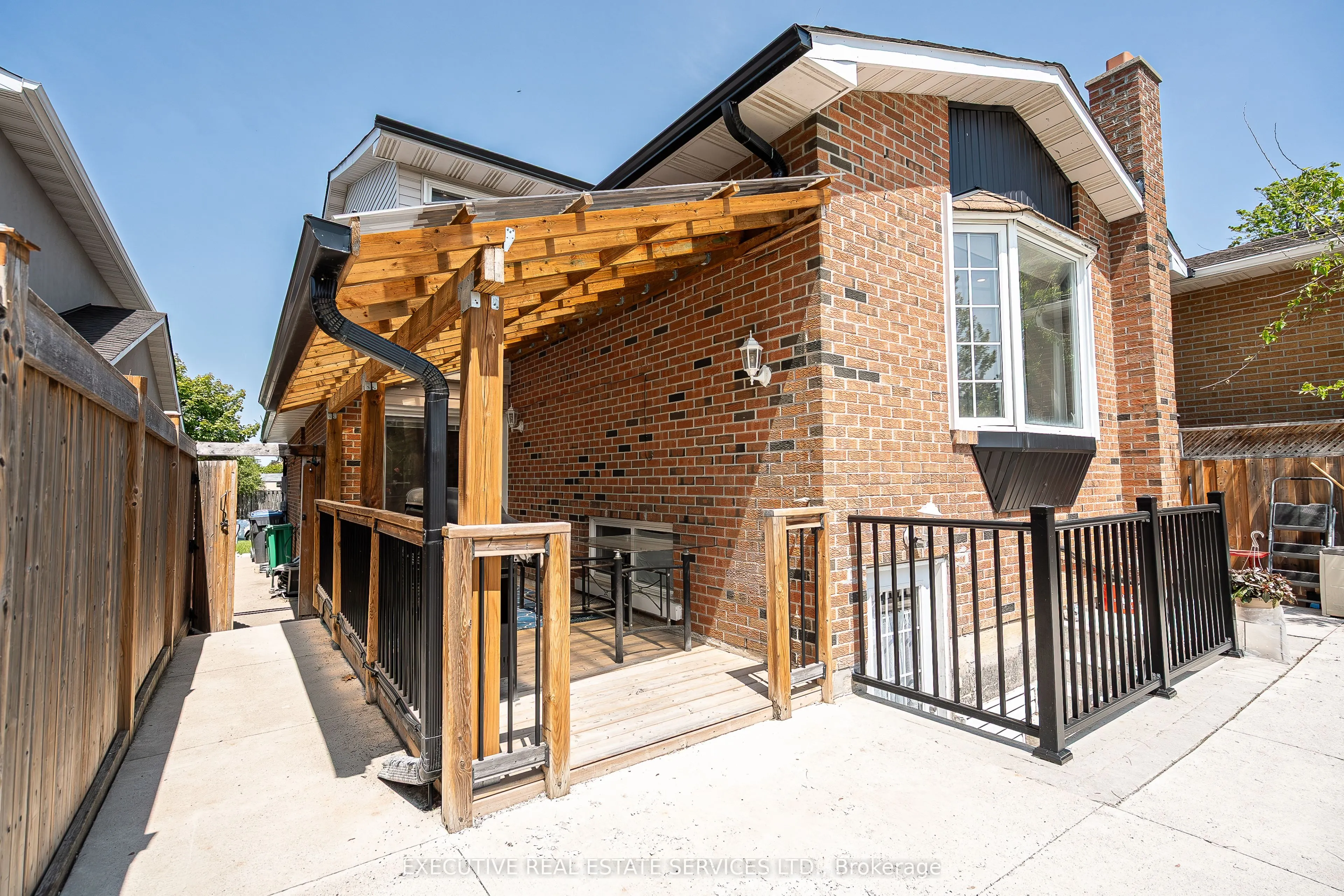 4 Simmons Boulevard