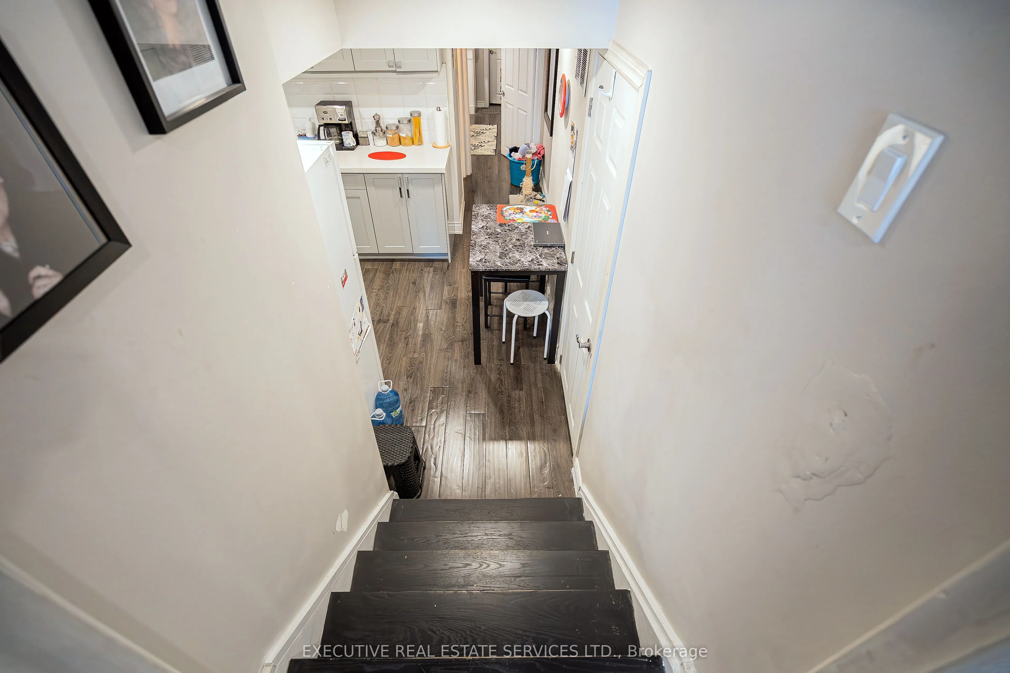 4 Simmons Boulevard