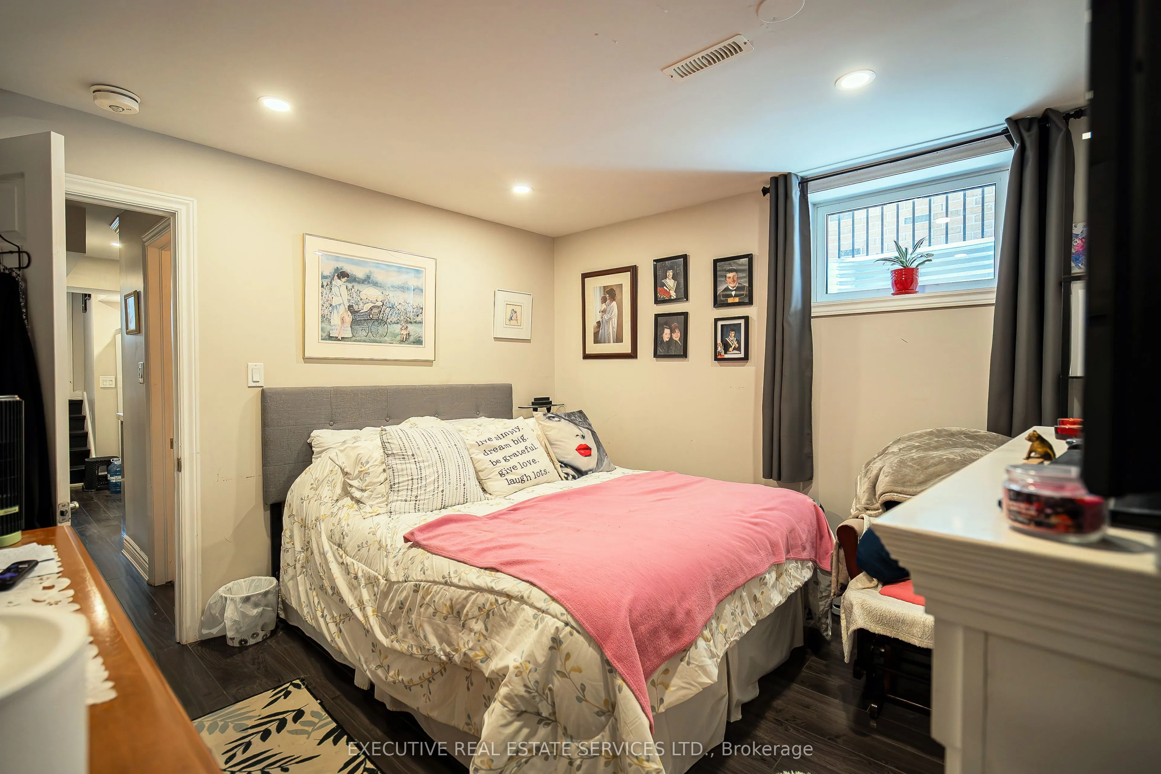 4 Simmons Boulevard