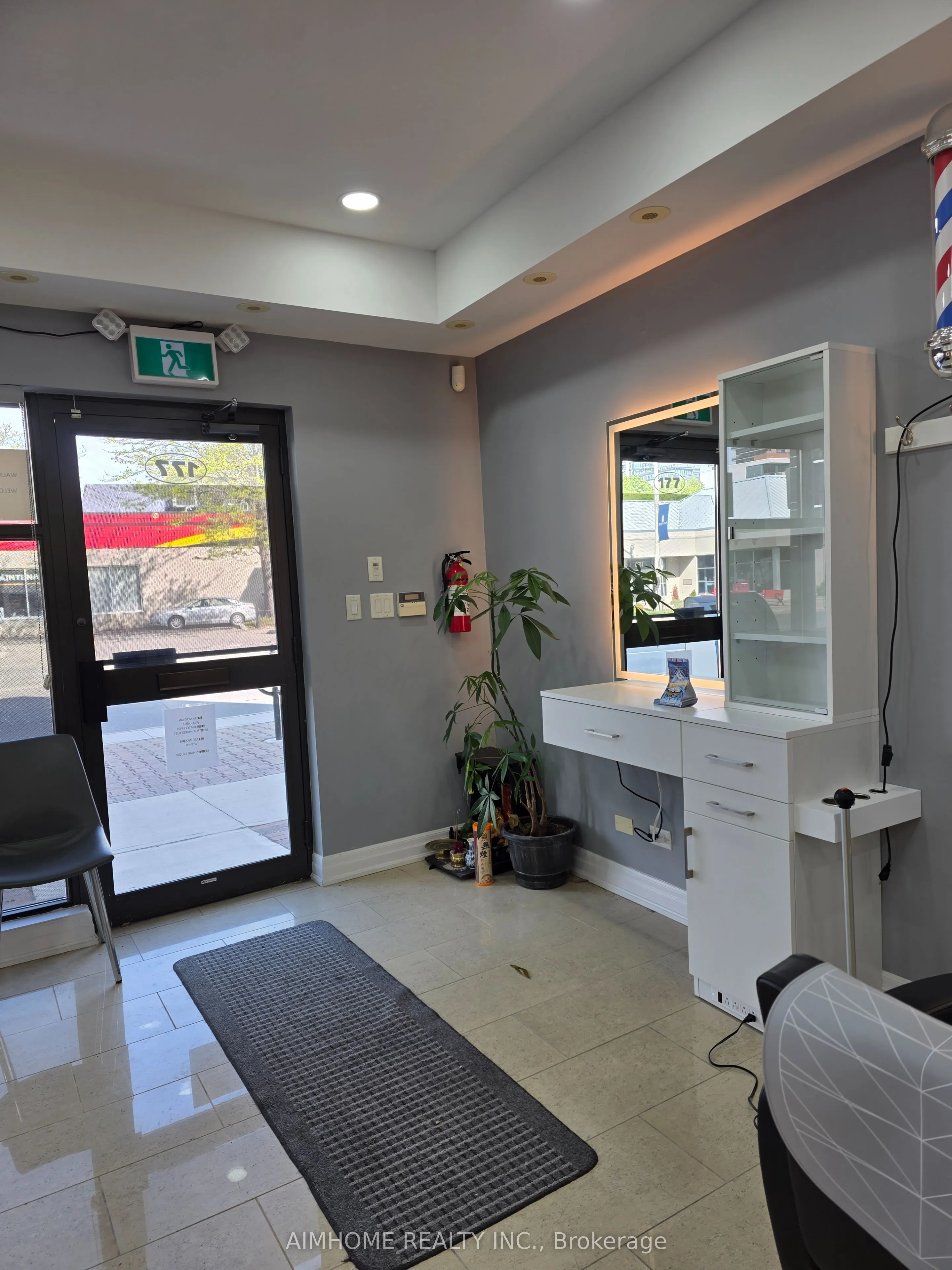 177 Lakeshore Road E