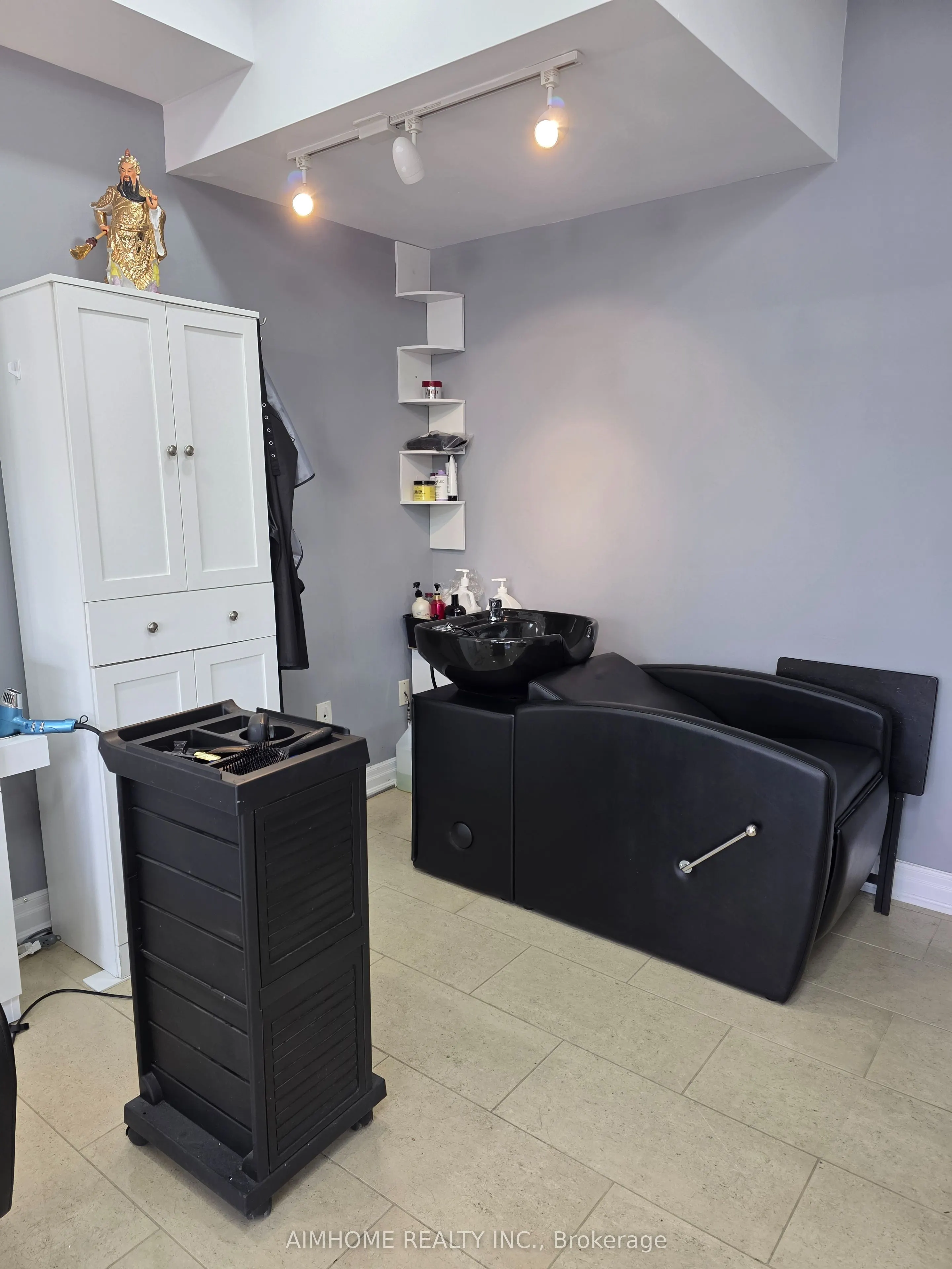 177 Lakeshore Road E