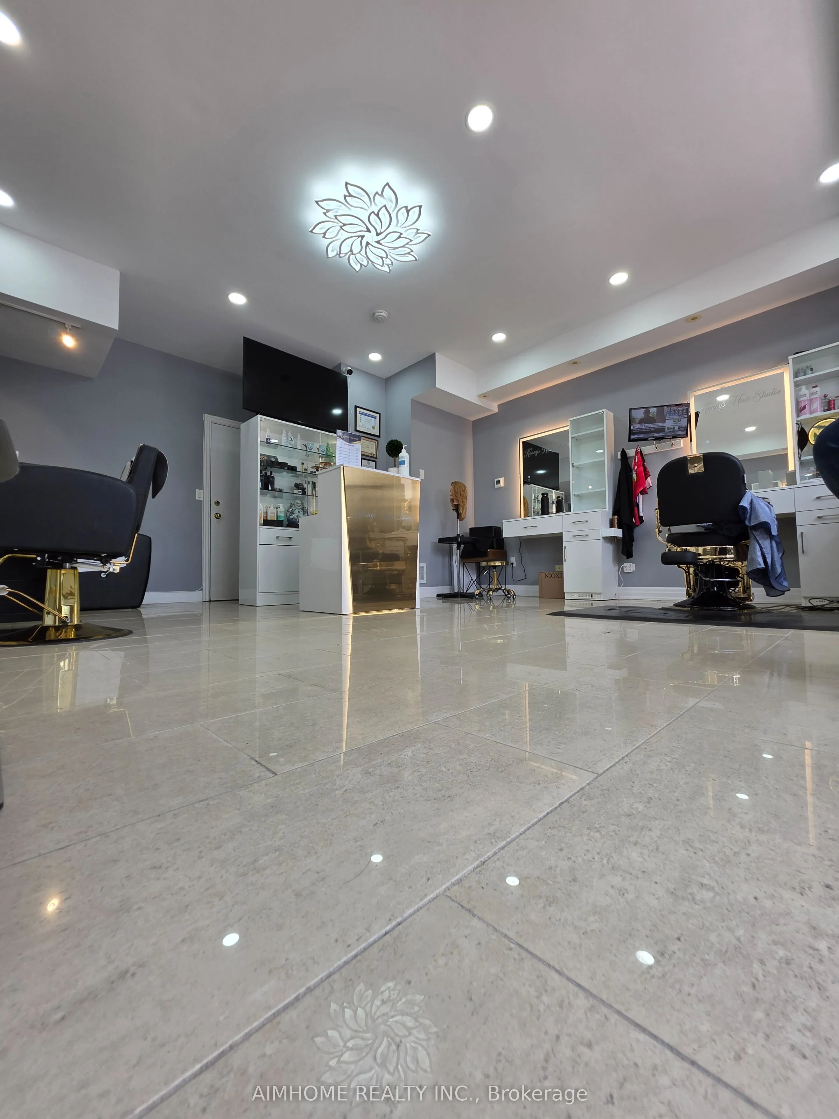 177 Lakeshore Road E