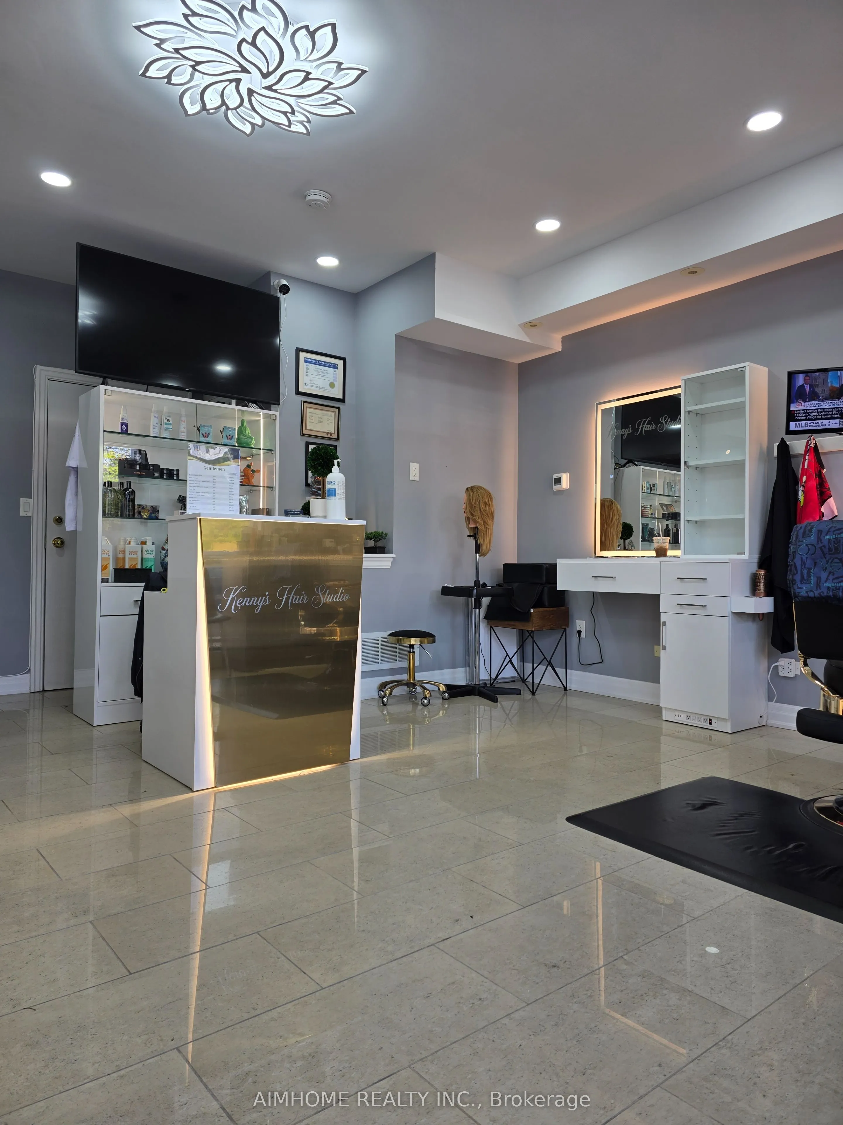 177 Lakeshore Road E