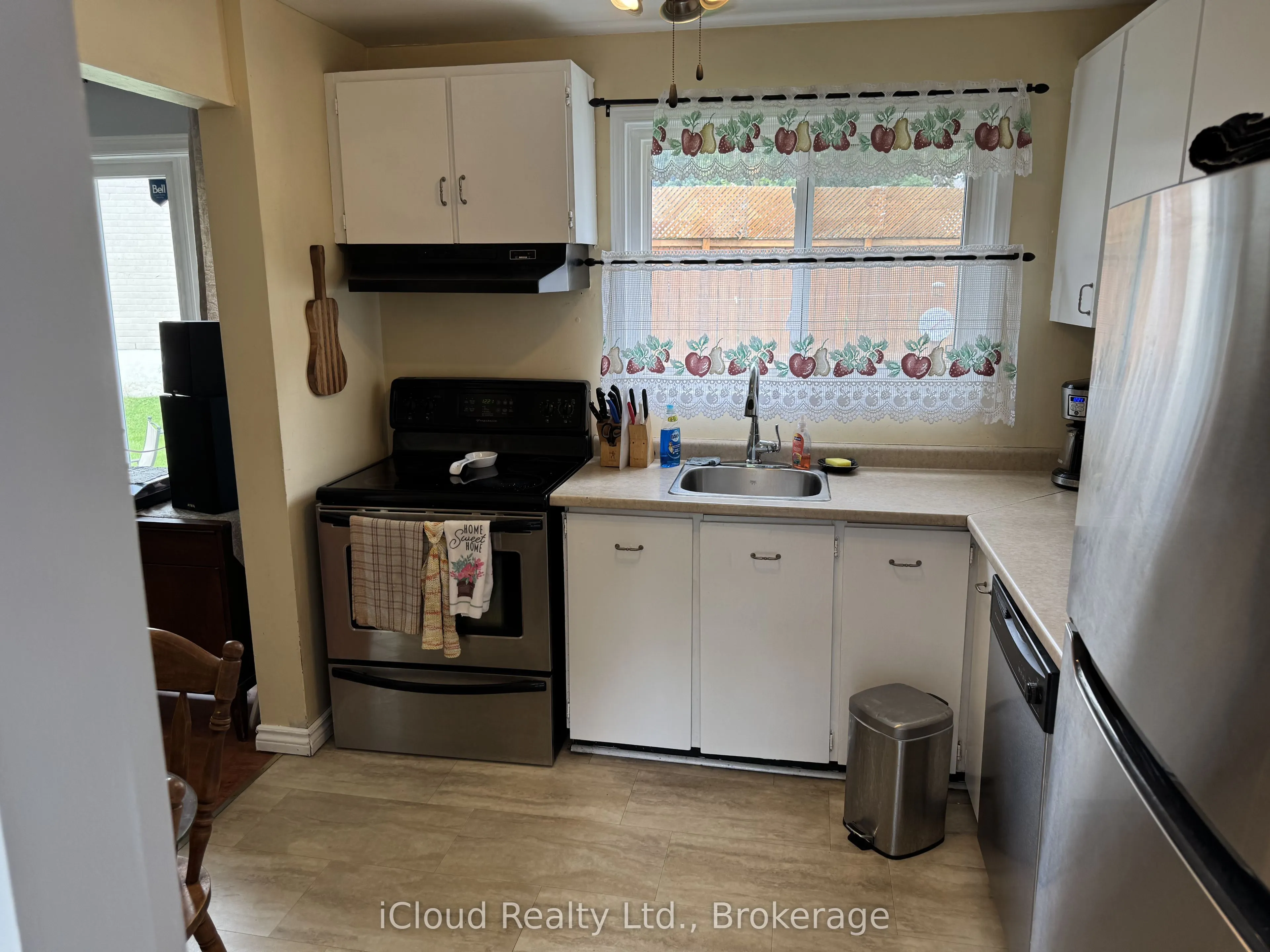 4 Hardcastle Court