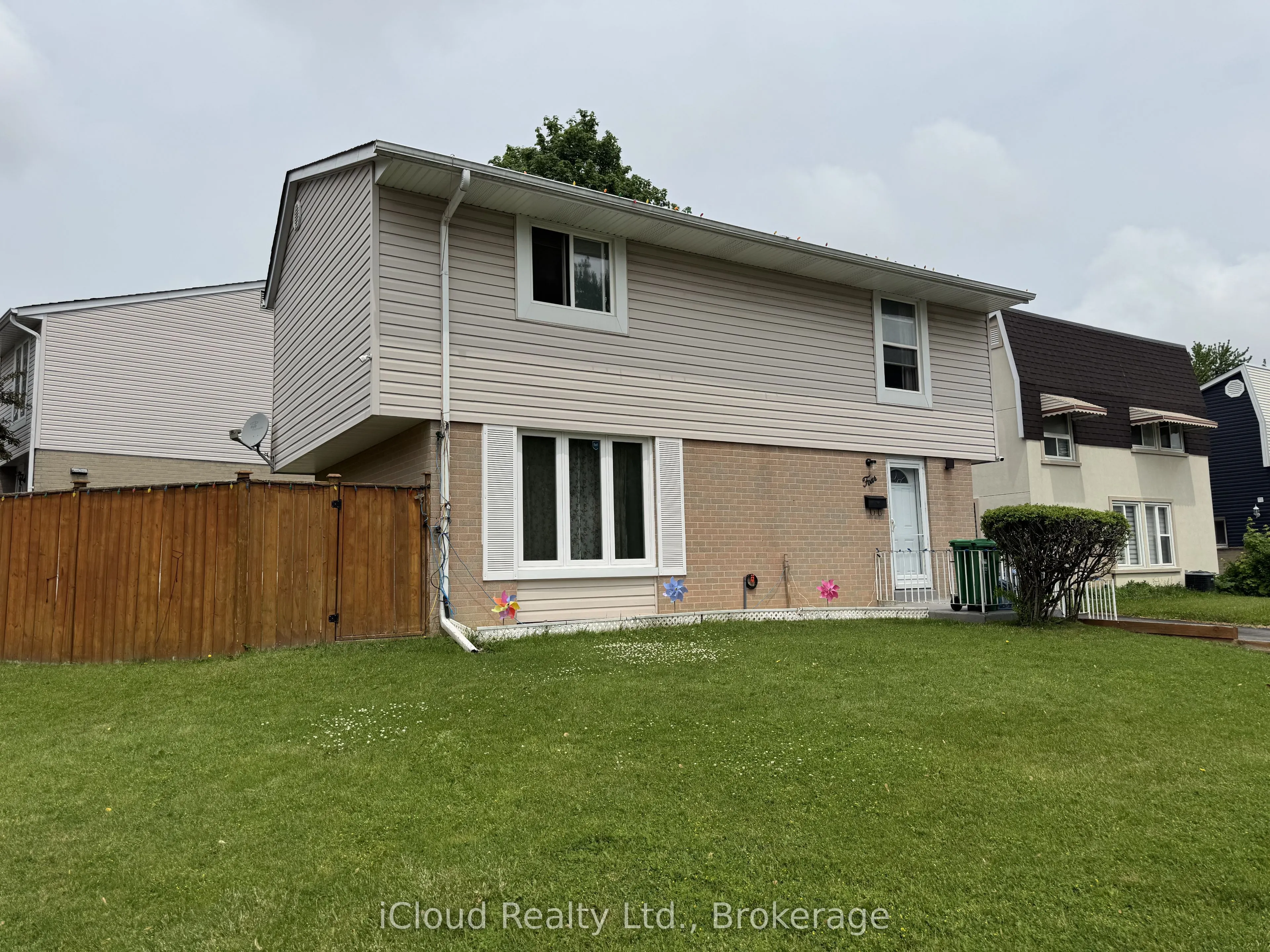 4 Hardcastle Court
