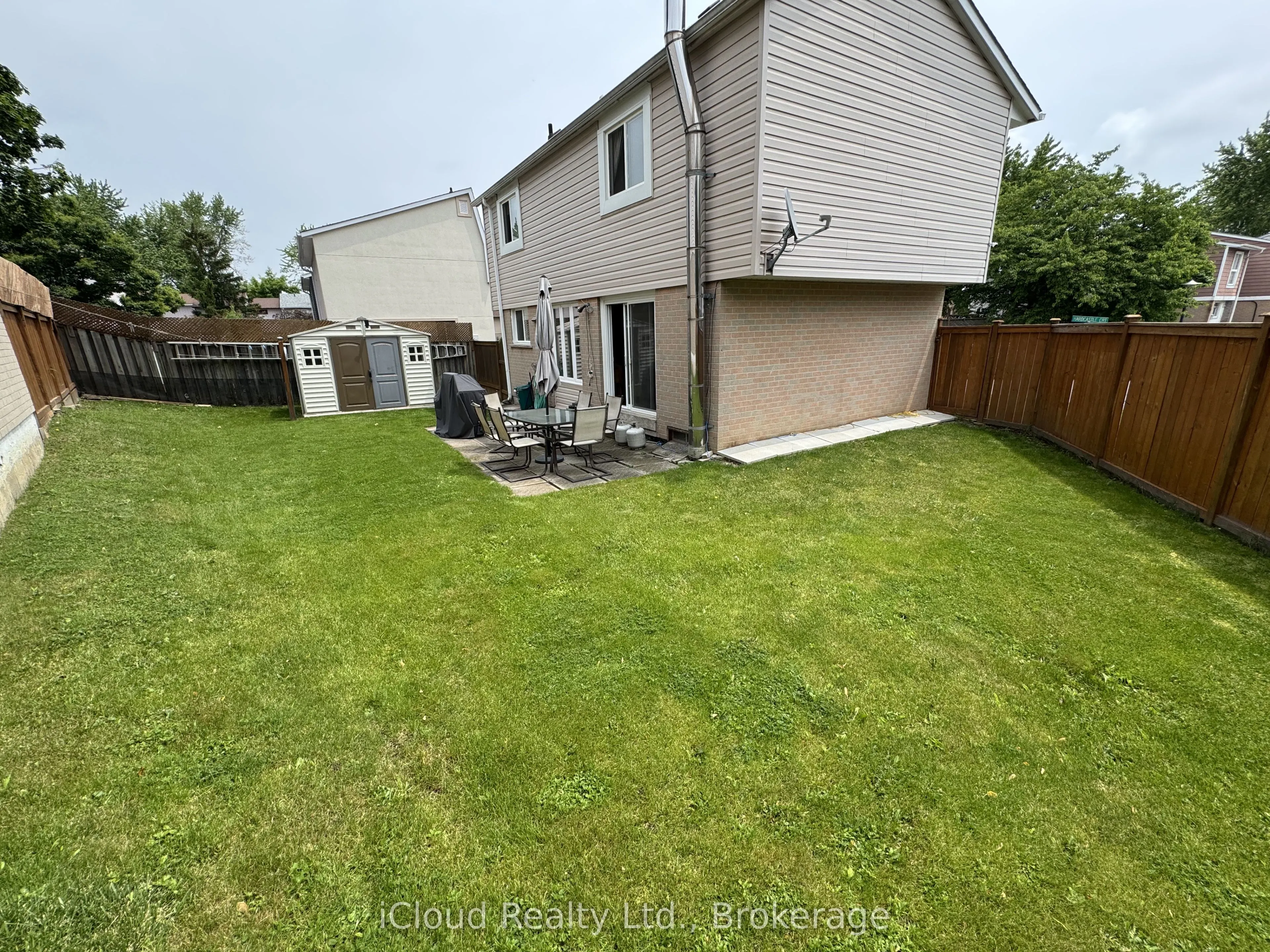 4 Hardcastle Court