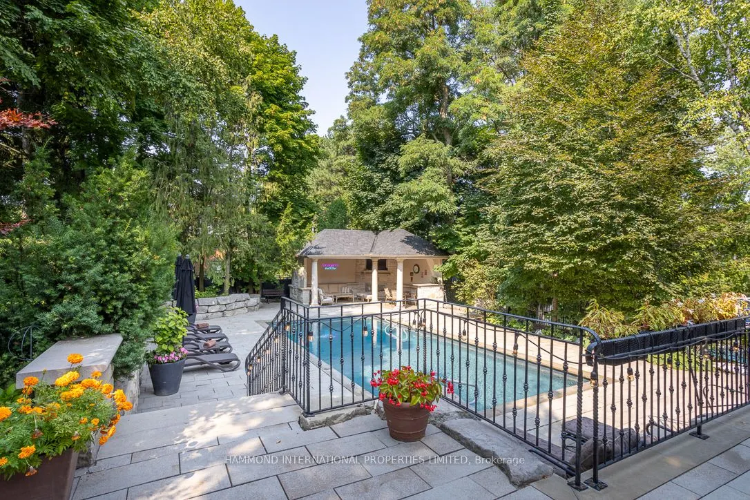 1 Ridgecross Road
