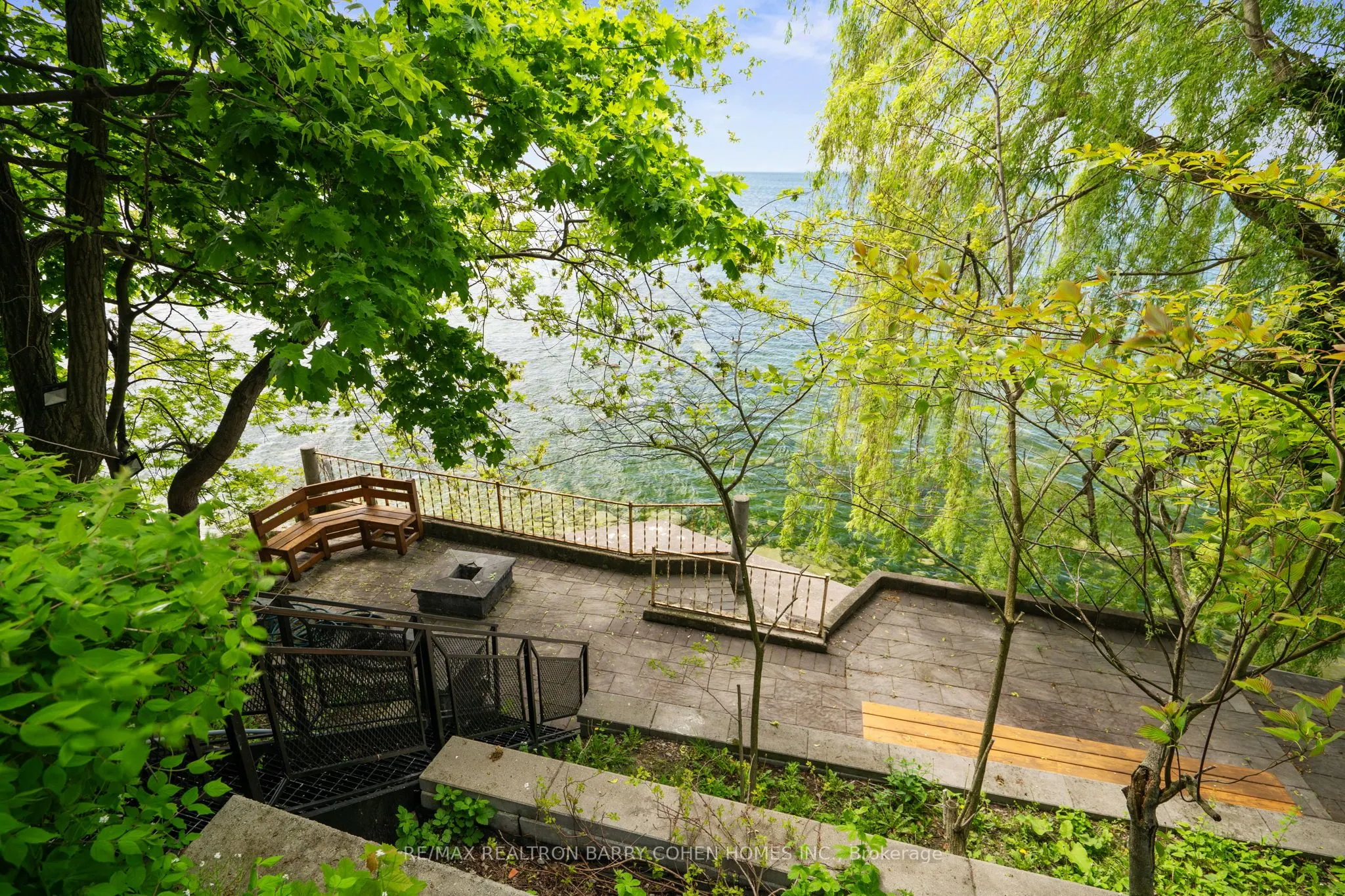 67 Lake Promenade