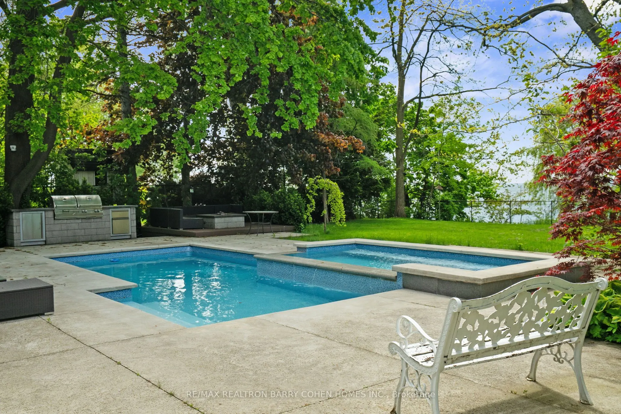 67 Lake Promenade