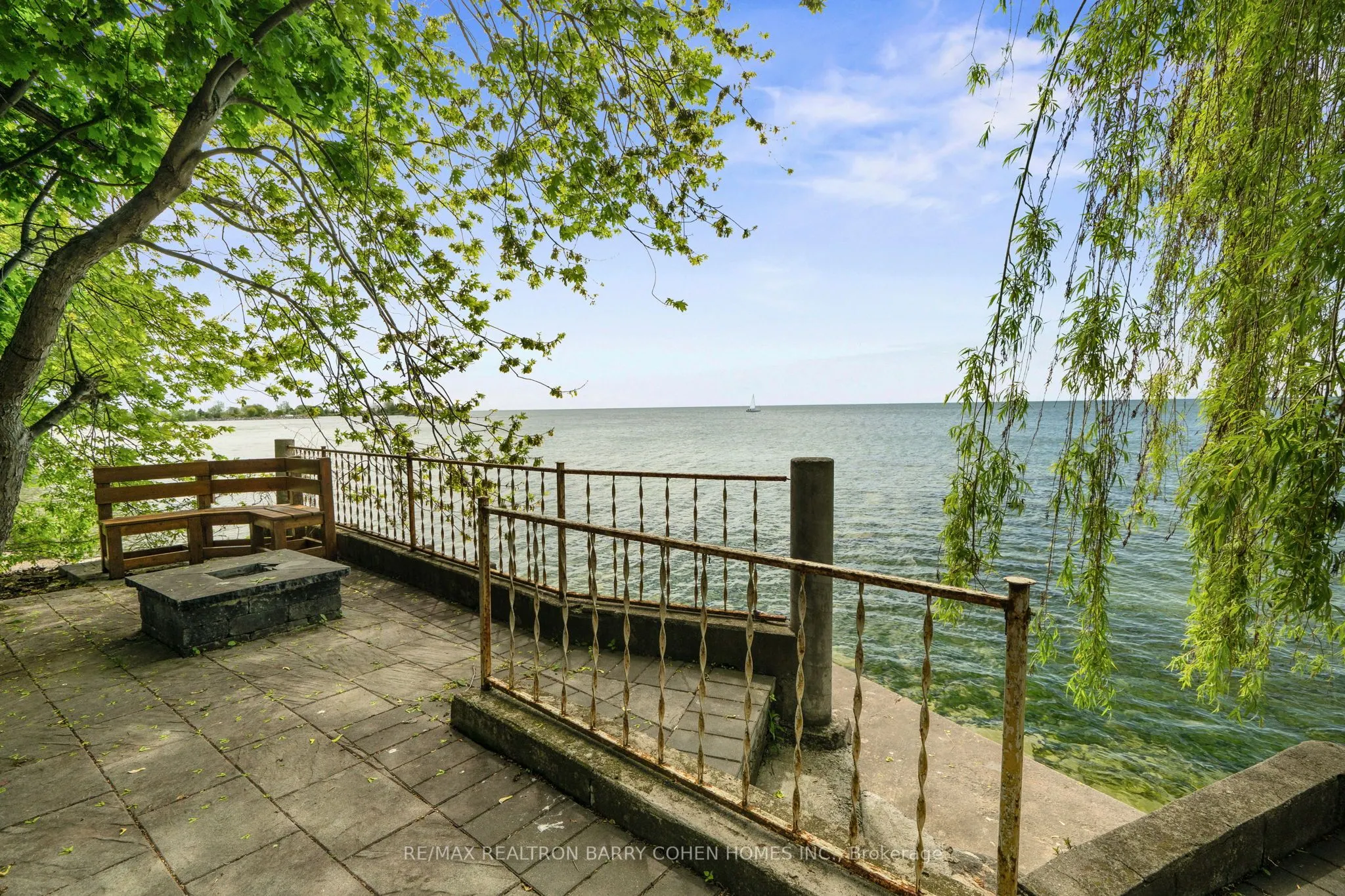 67 Lake Promenade