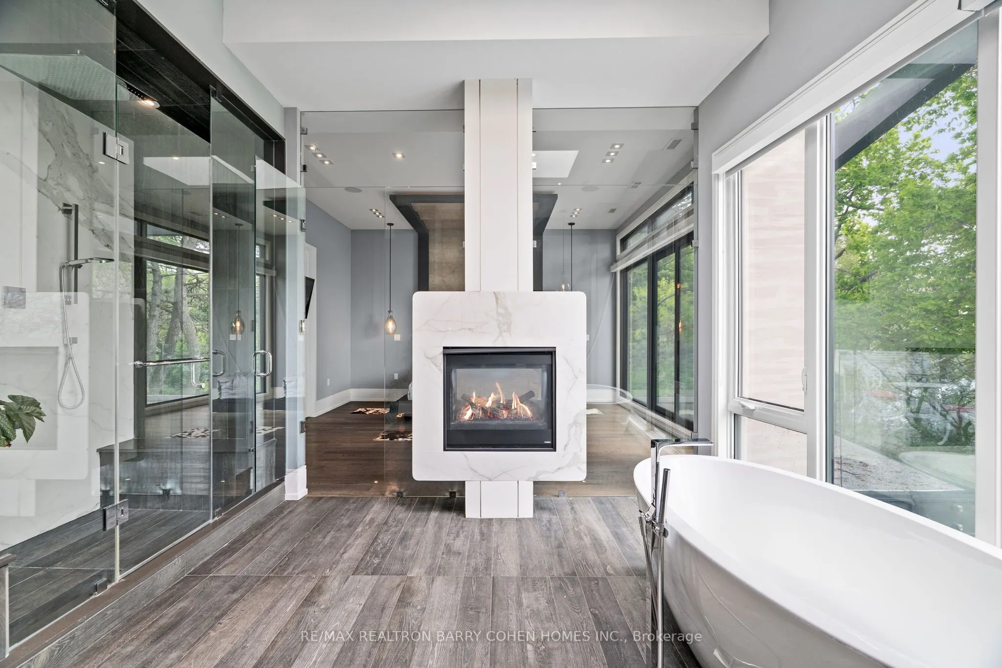 67 Lake Promenade