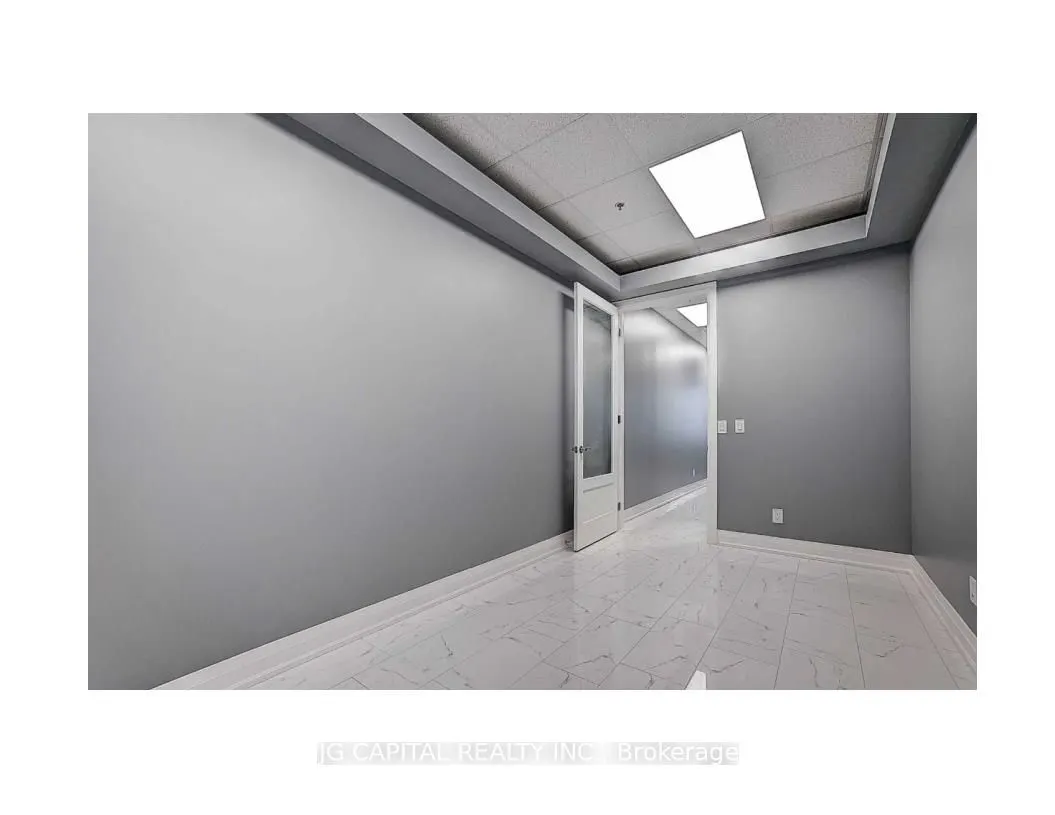 218 Export Boulevard, #301