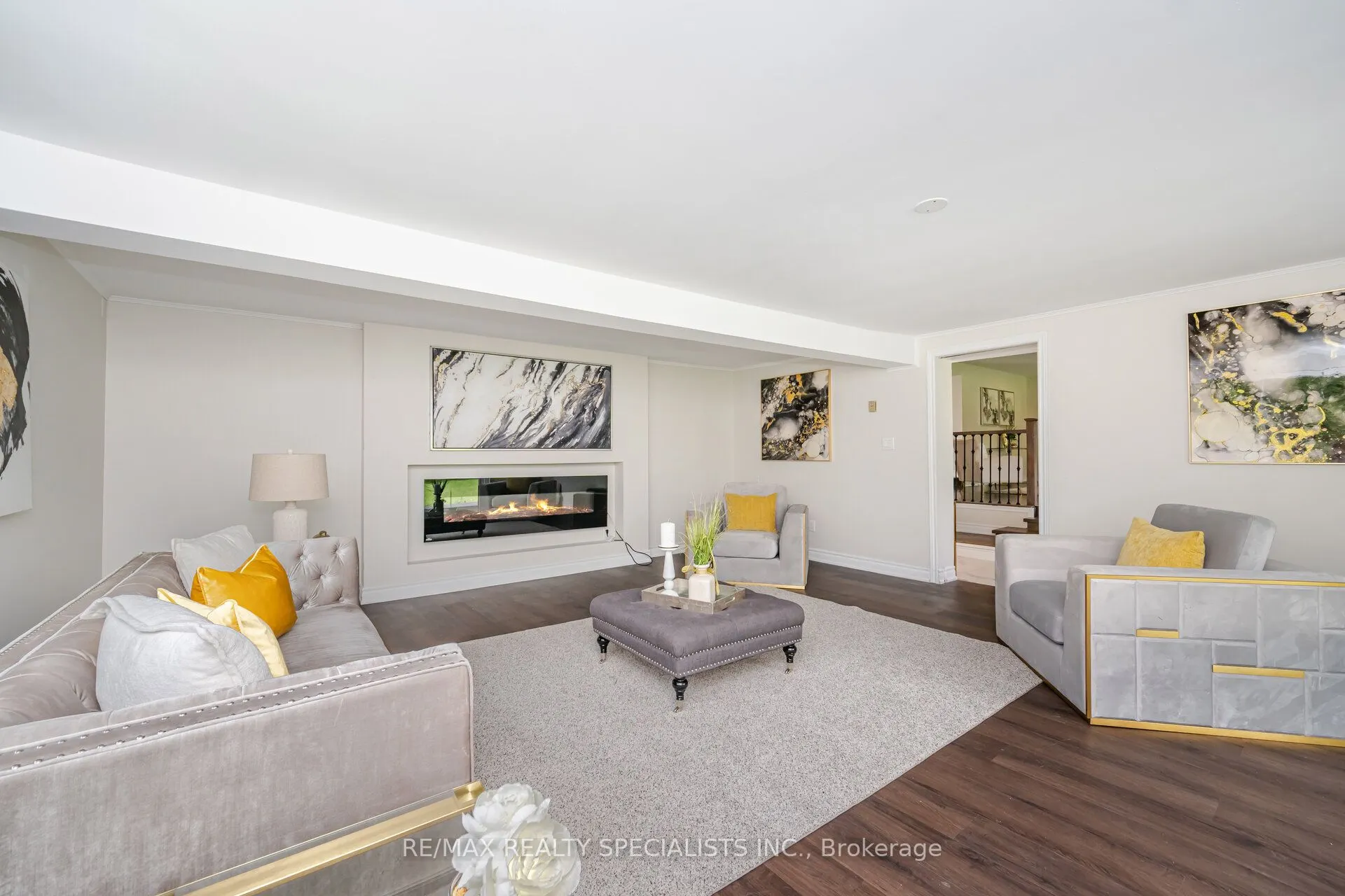 241 Main Street S