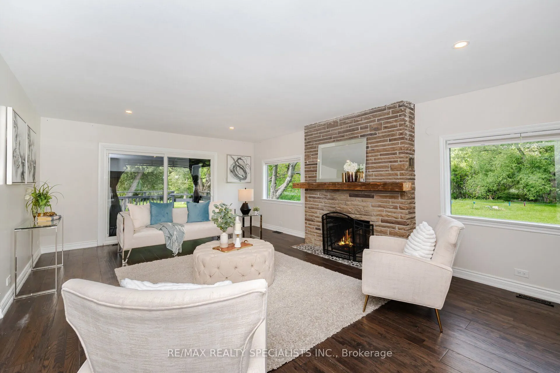 241 Main Street S