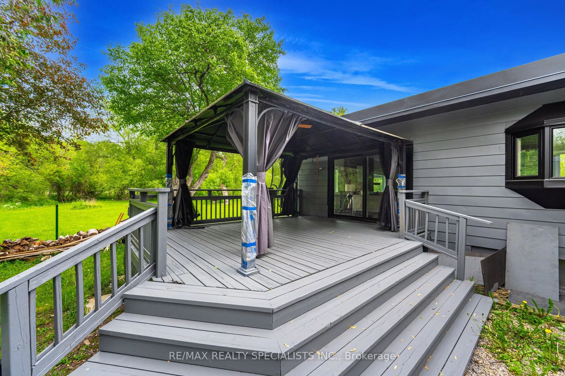 241 Main Street S