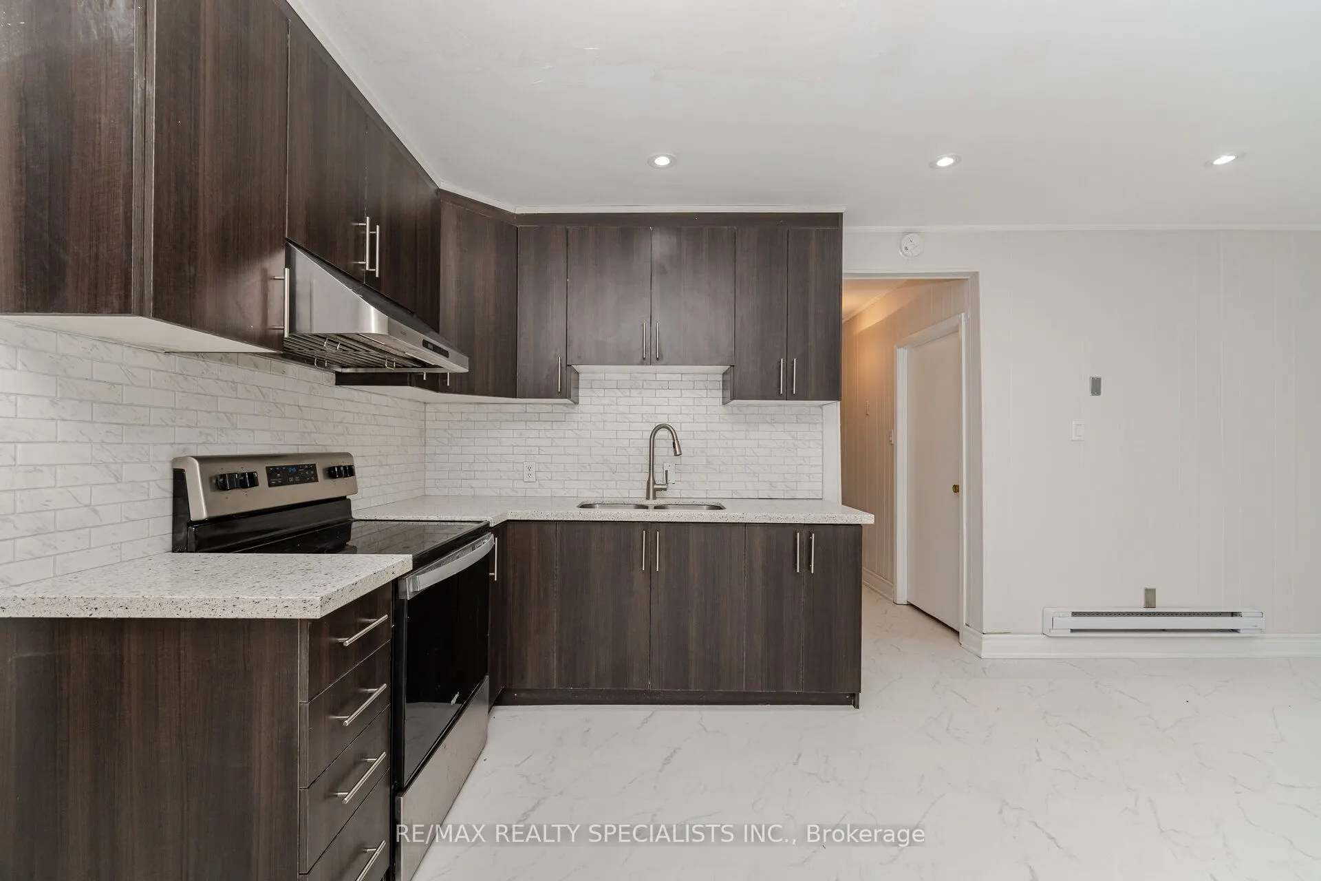 241 Main Street S
