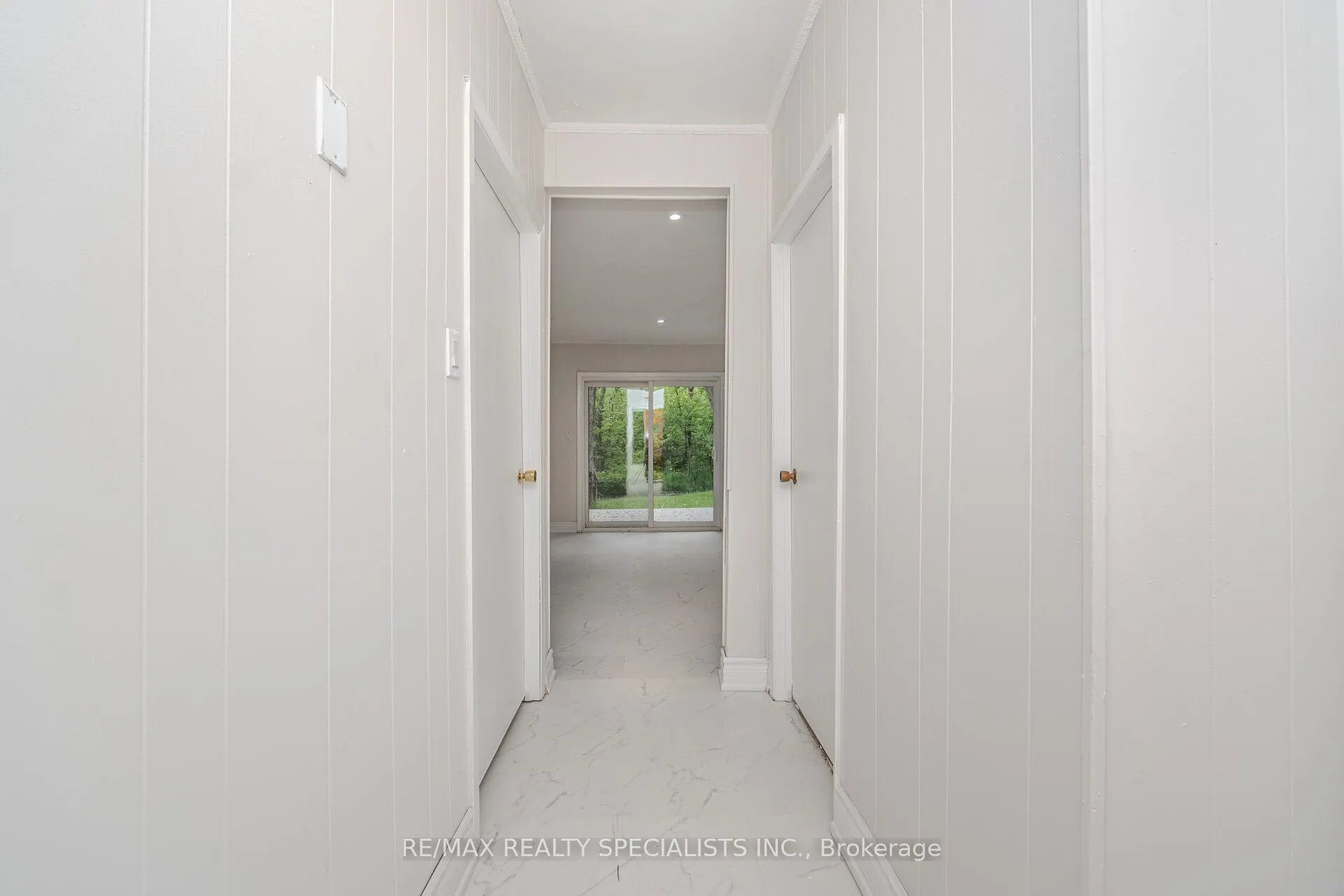 241 Main Street S