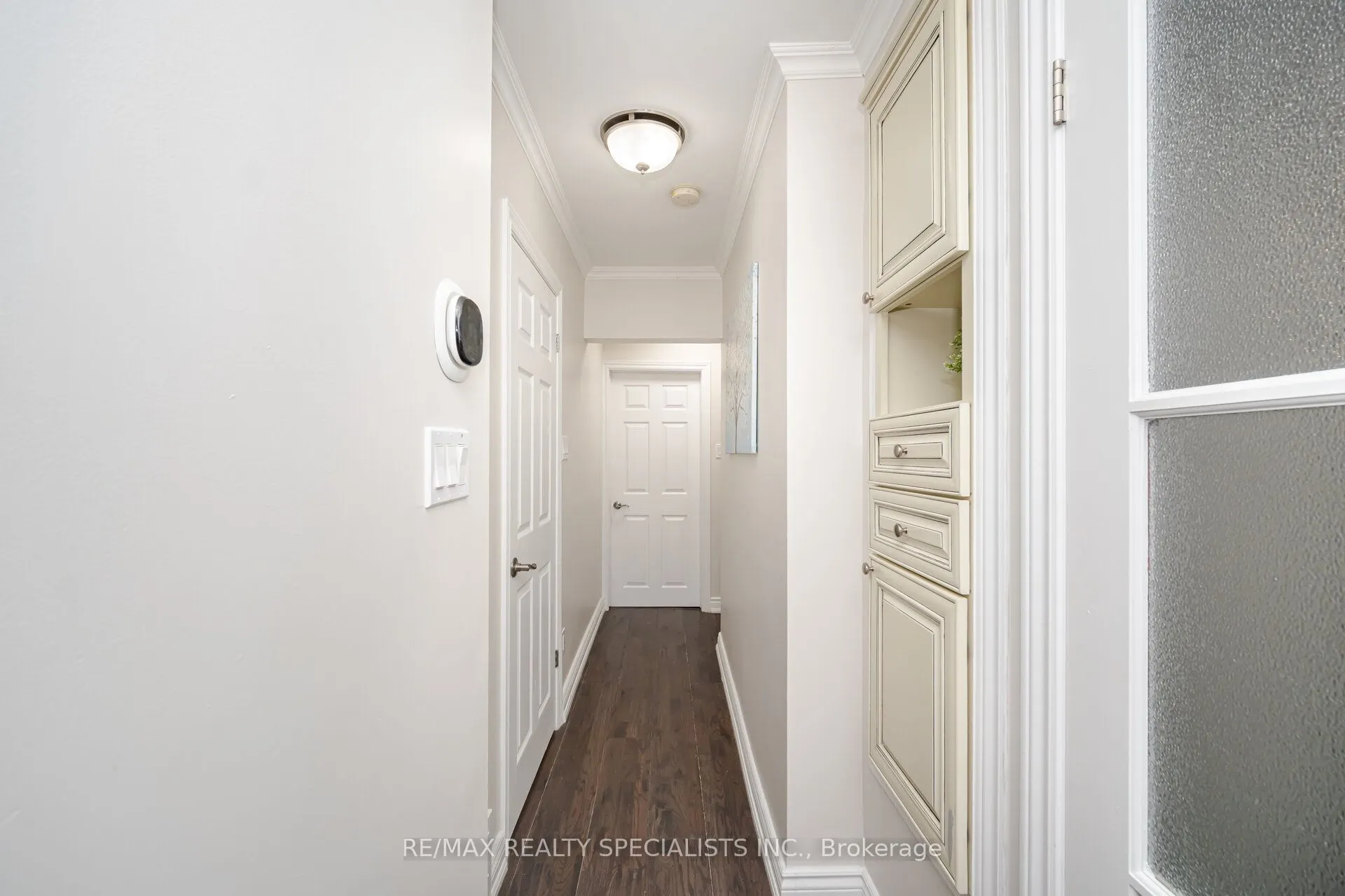 241 Main Street S