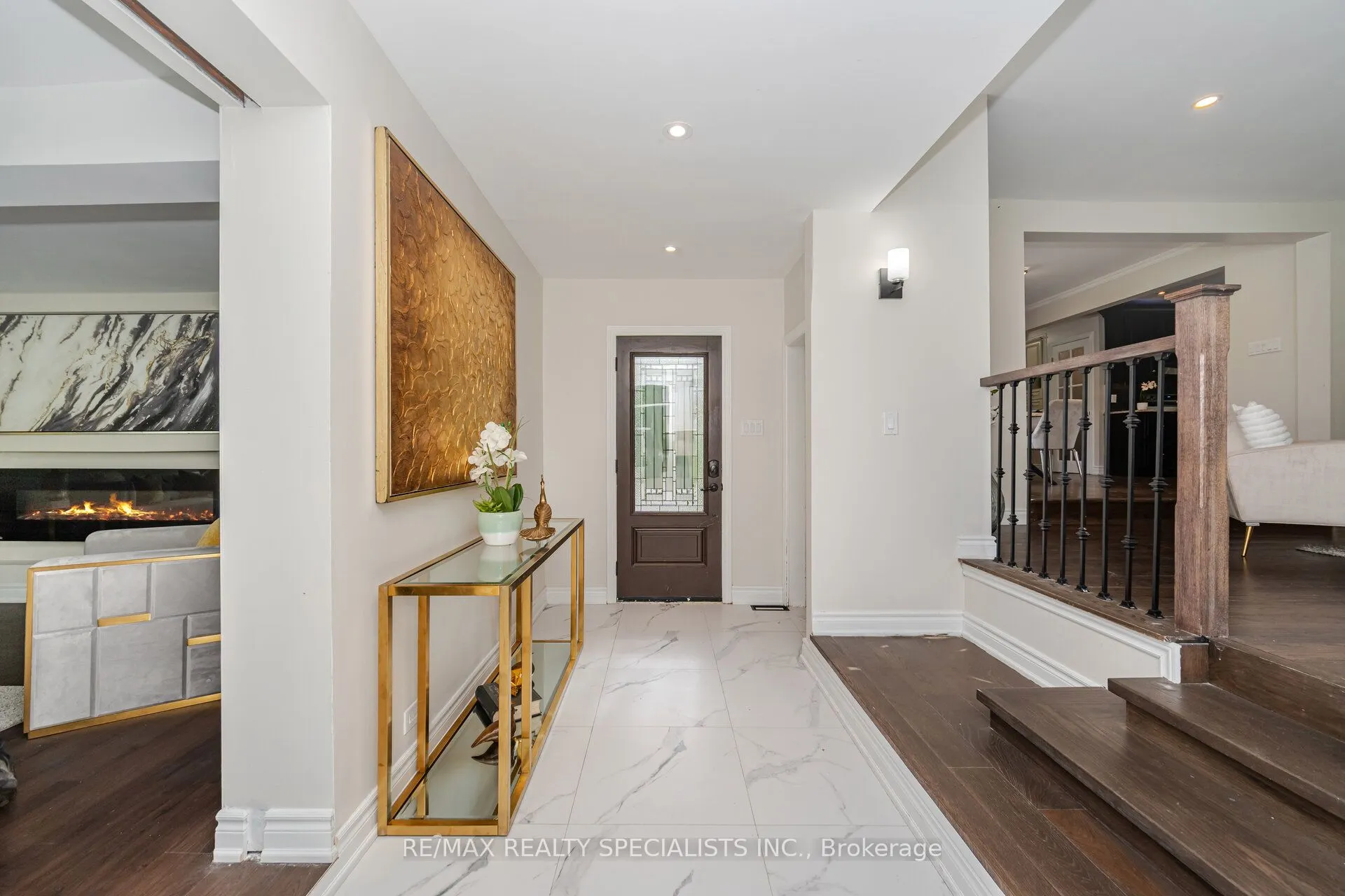 241 Main Street S