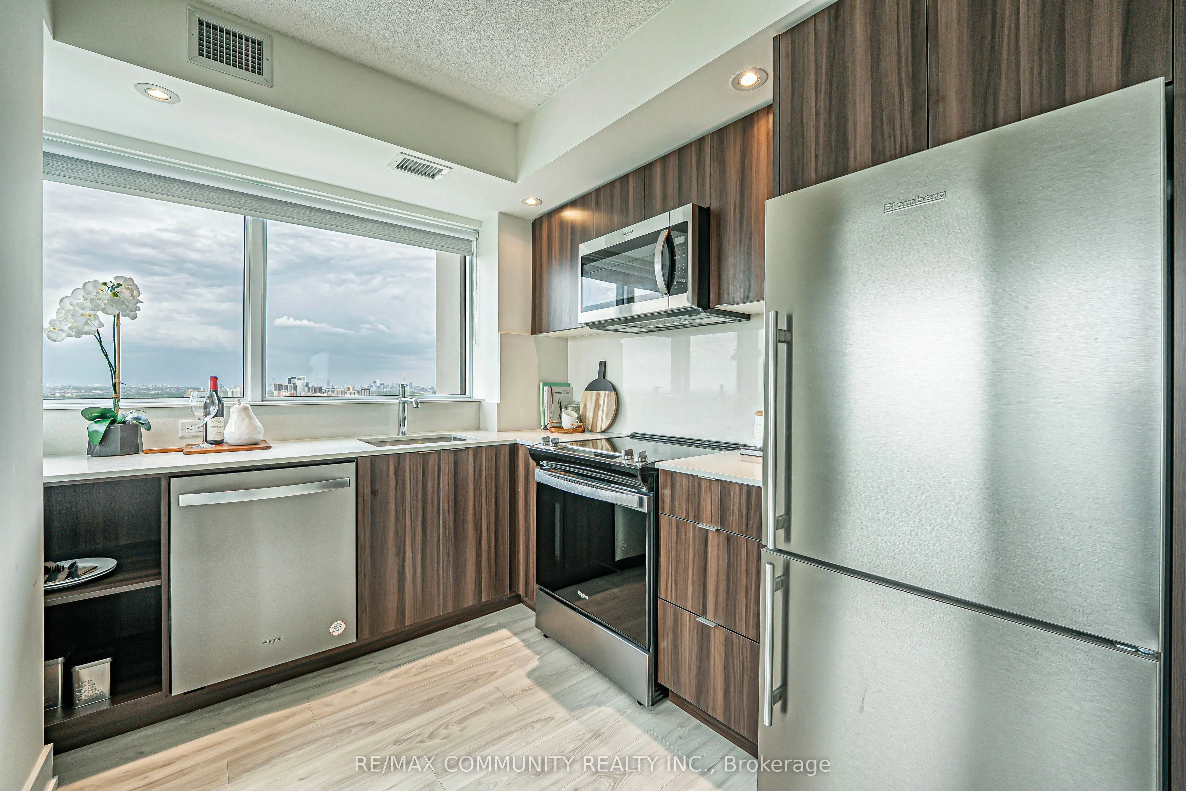 10 Eva Road, #2606