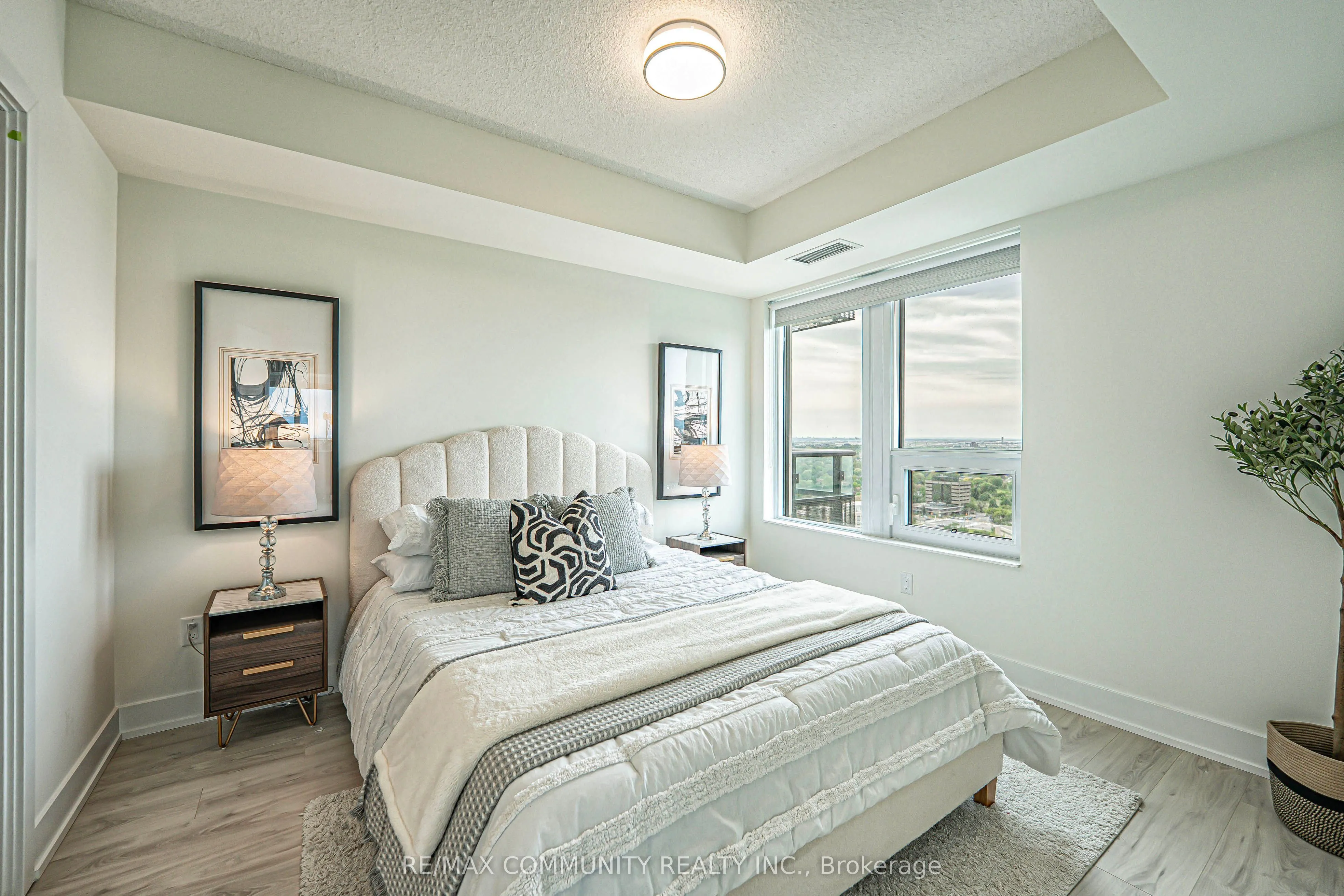 10 Eva Road, #2606