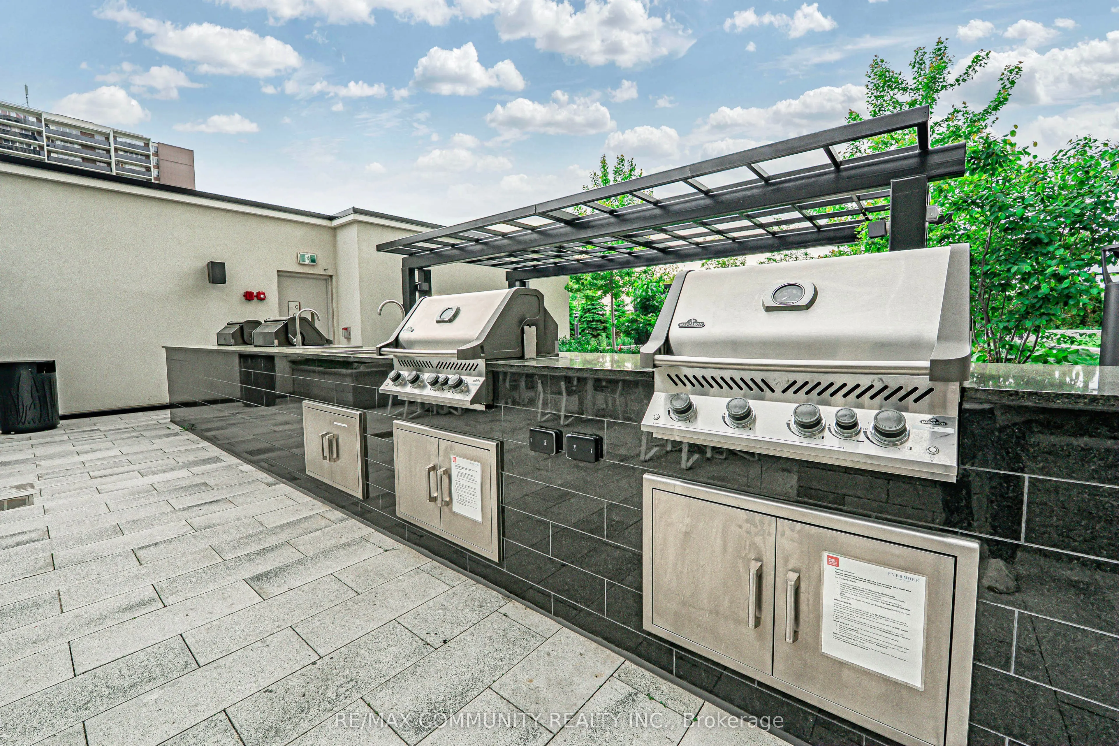 10 Eva Road, #2606