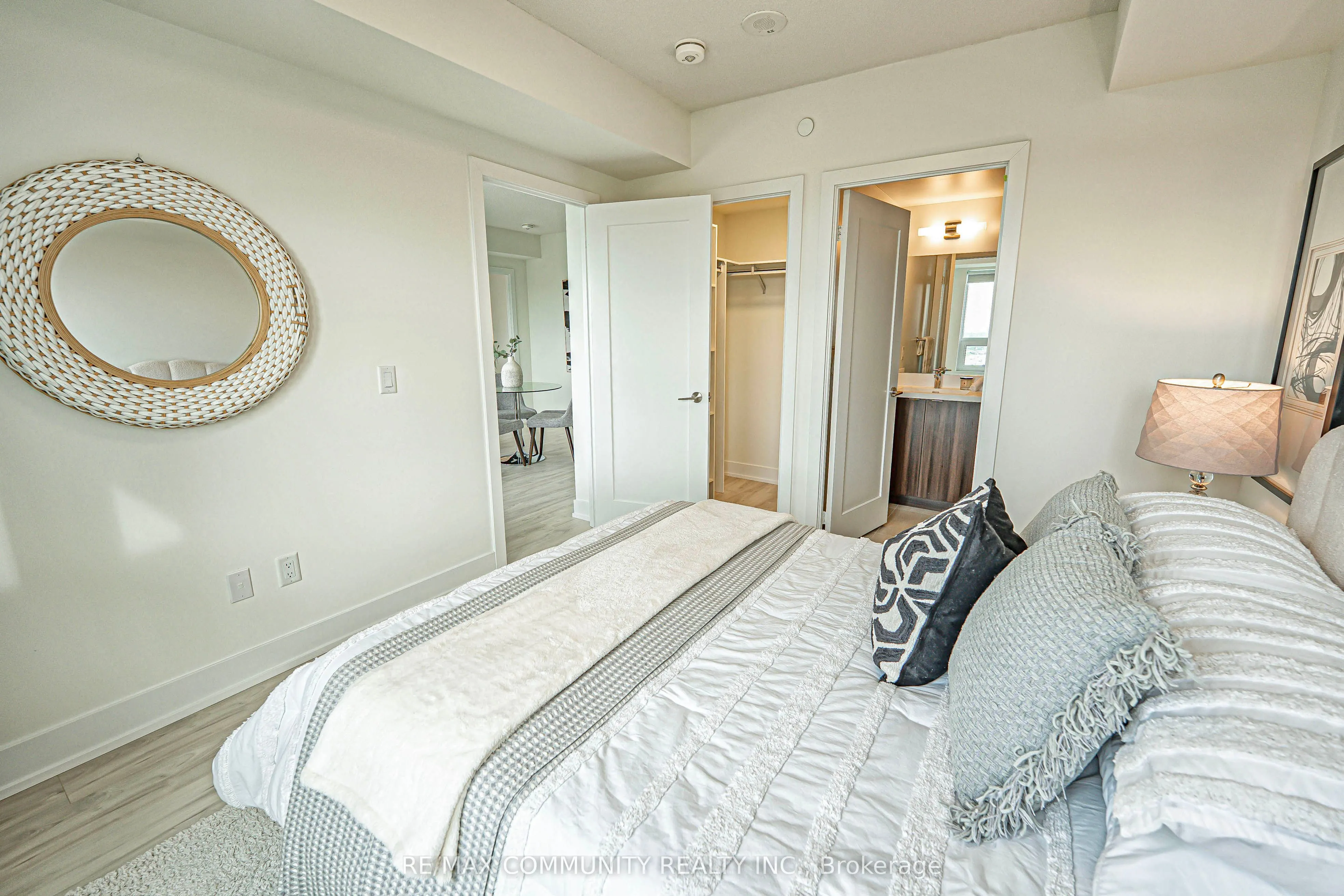 10 Eva Road, #2606