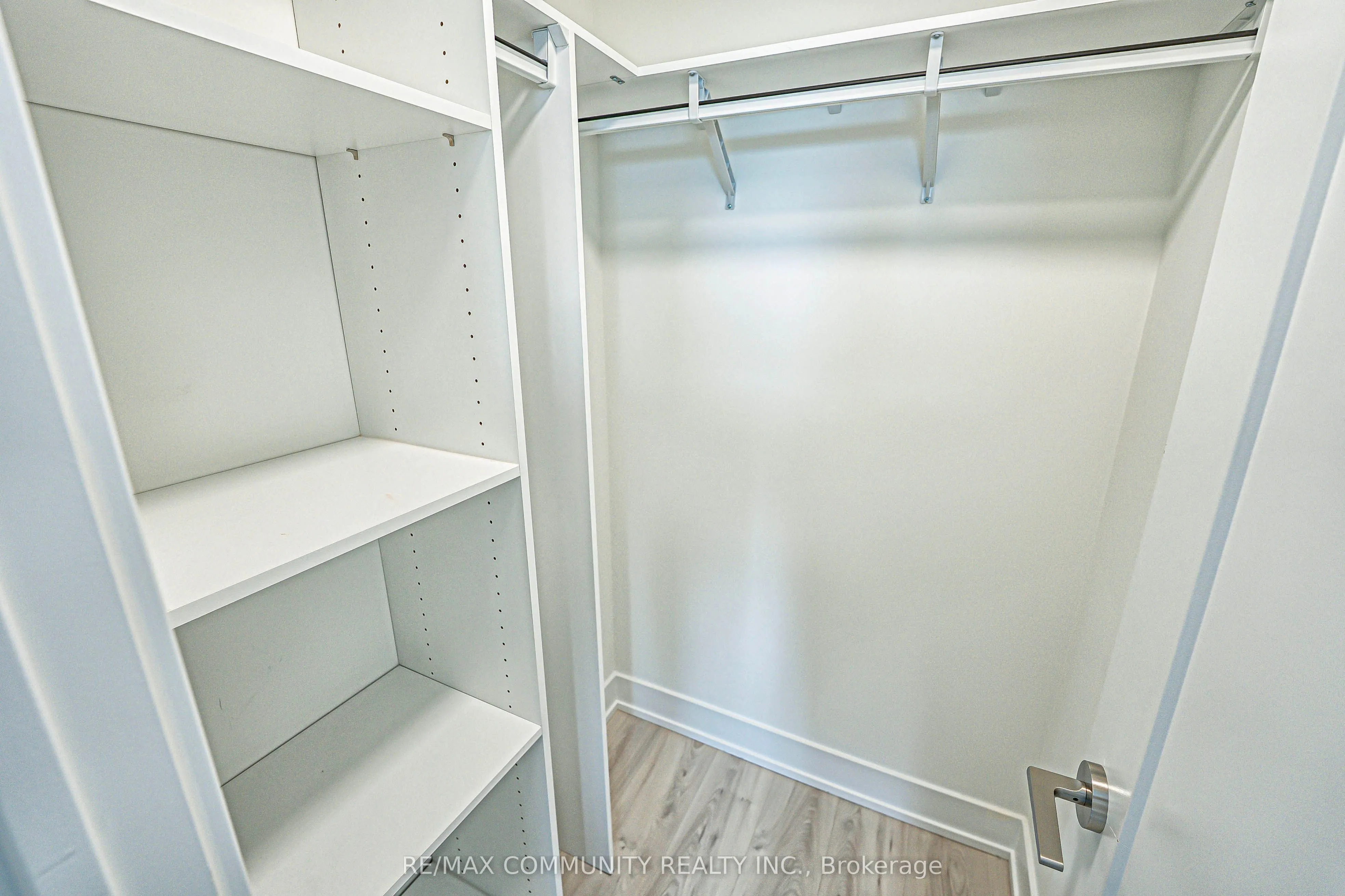 10 Eva Road, #2606