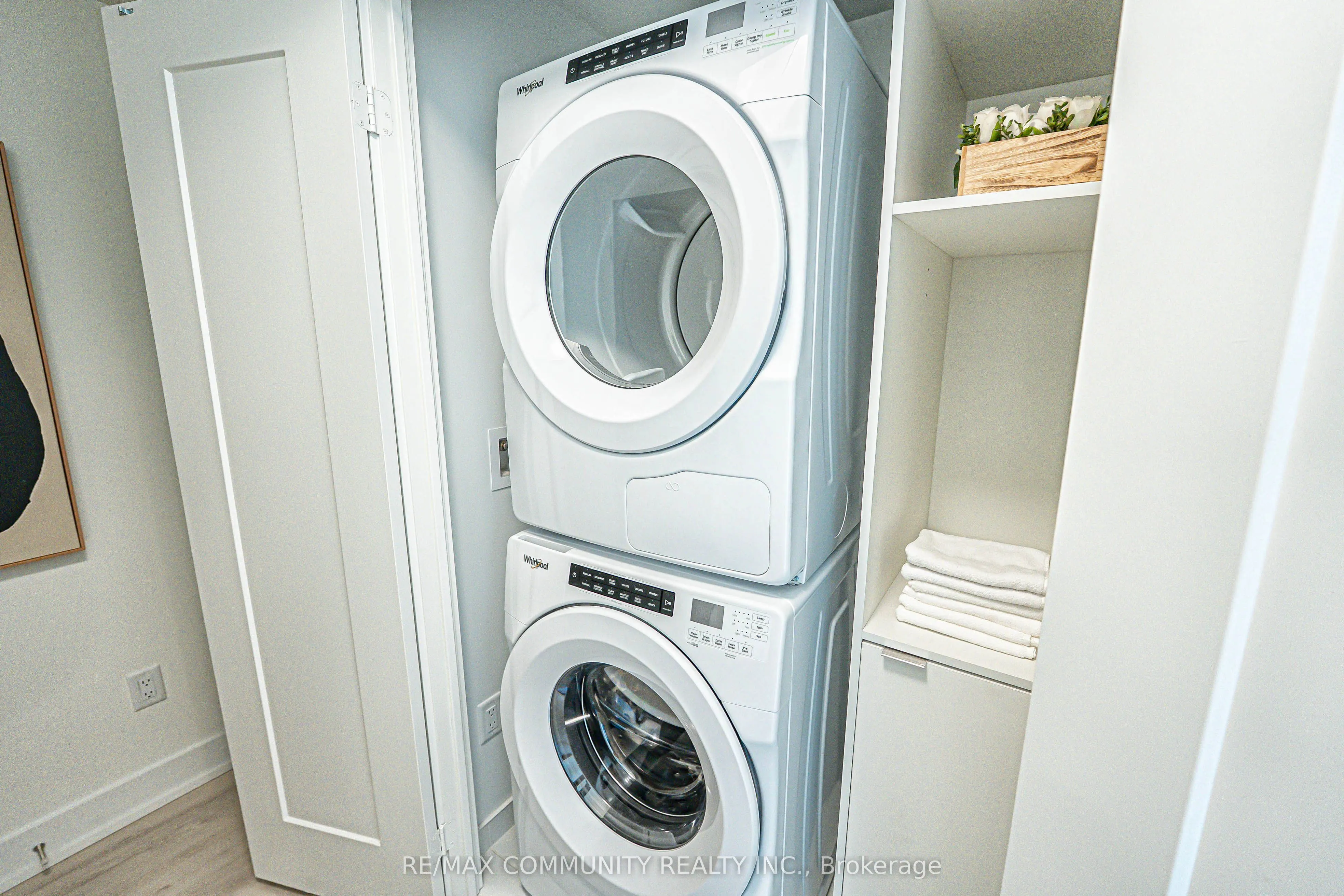 10 Eva Road, #2606