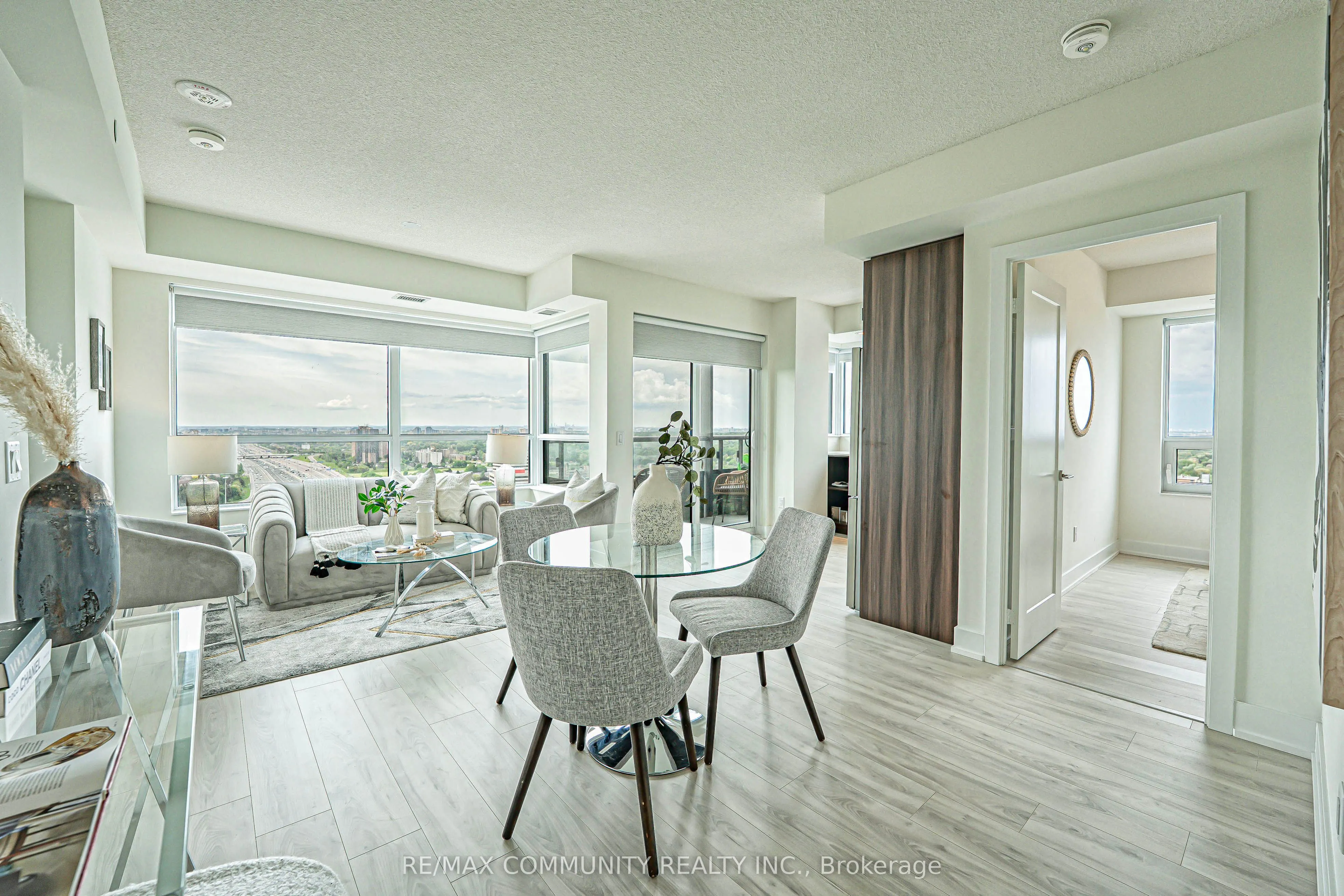 10 Eva Road, #2606