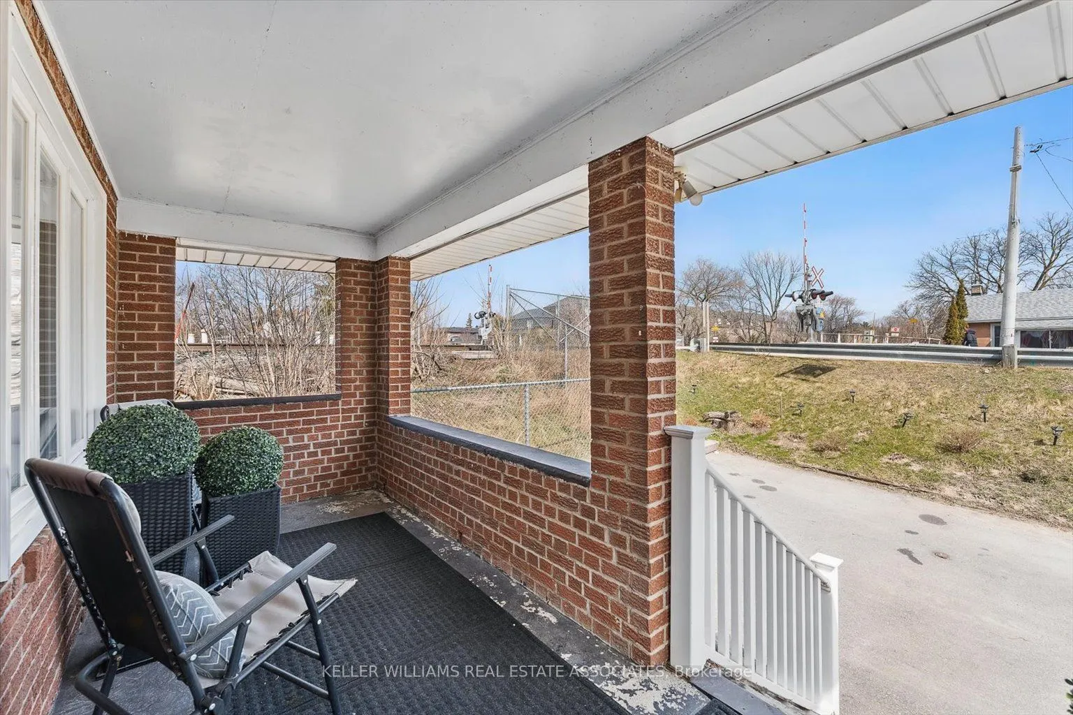 1106 Haig Boulevard
