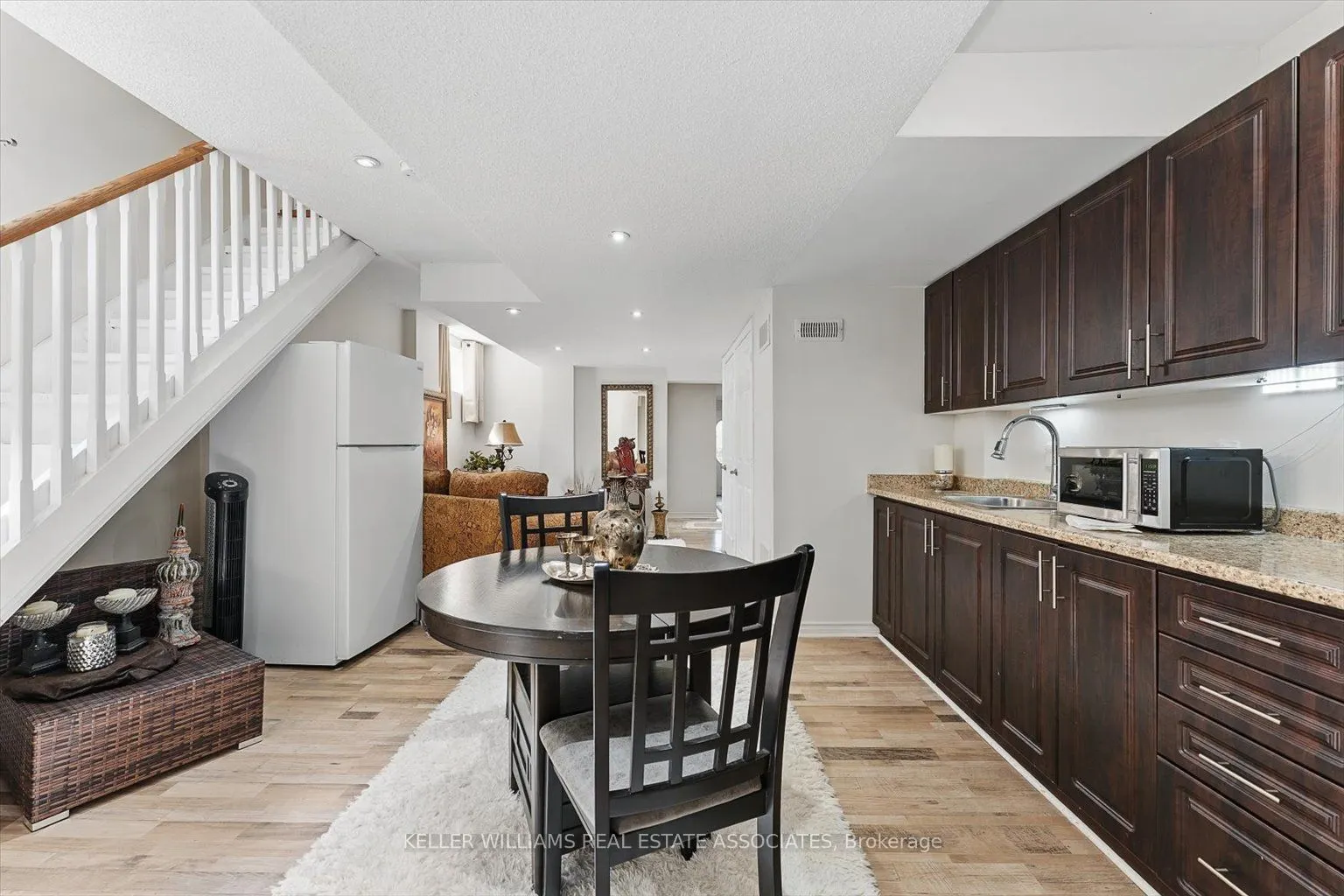 1106 Haig Boulevard