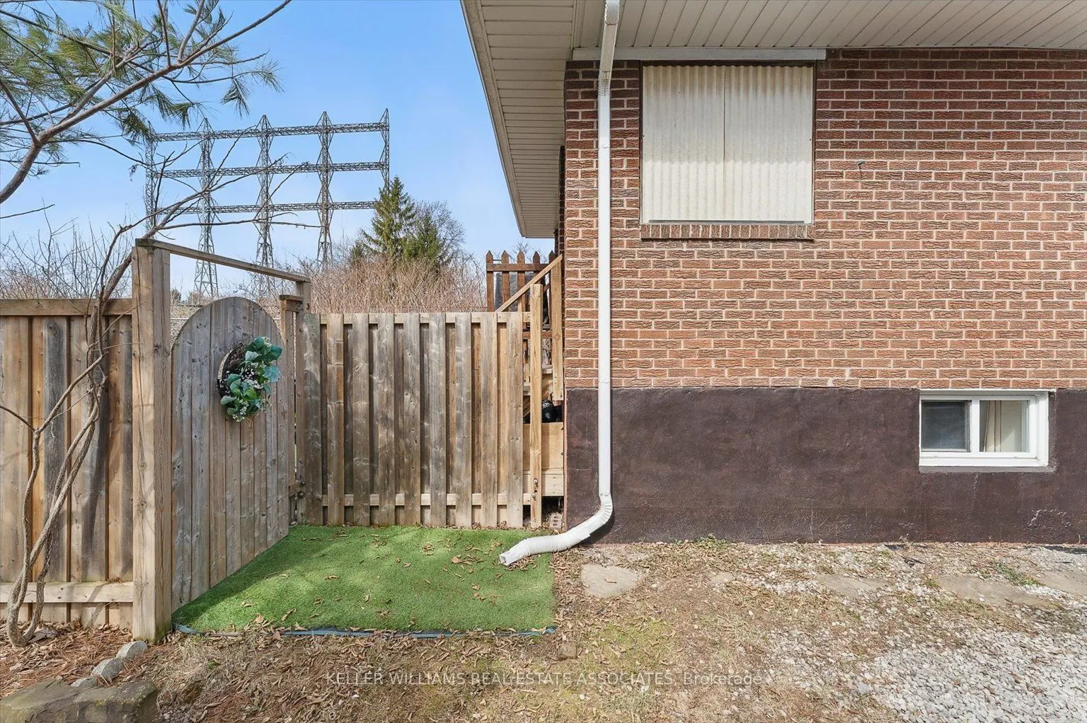1106 Haig Boulevard
