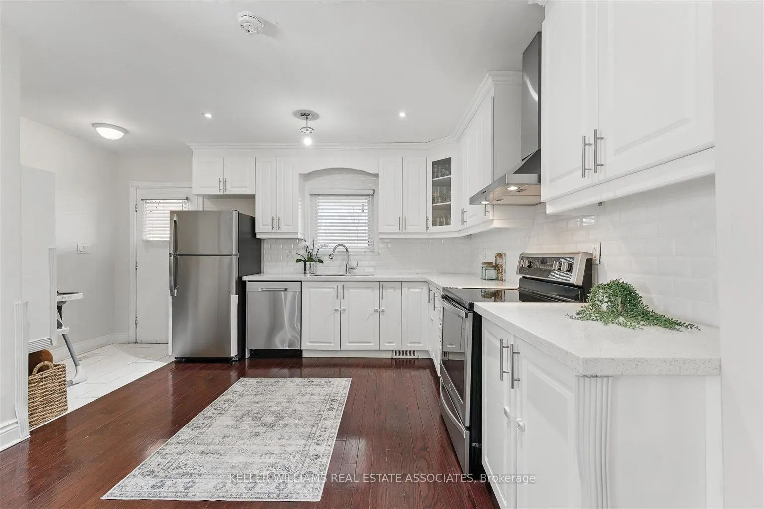 1106 Haig Boulevard
